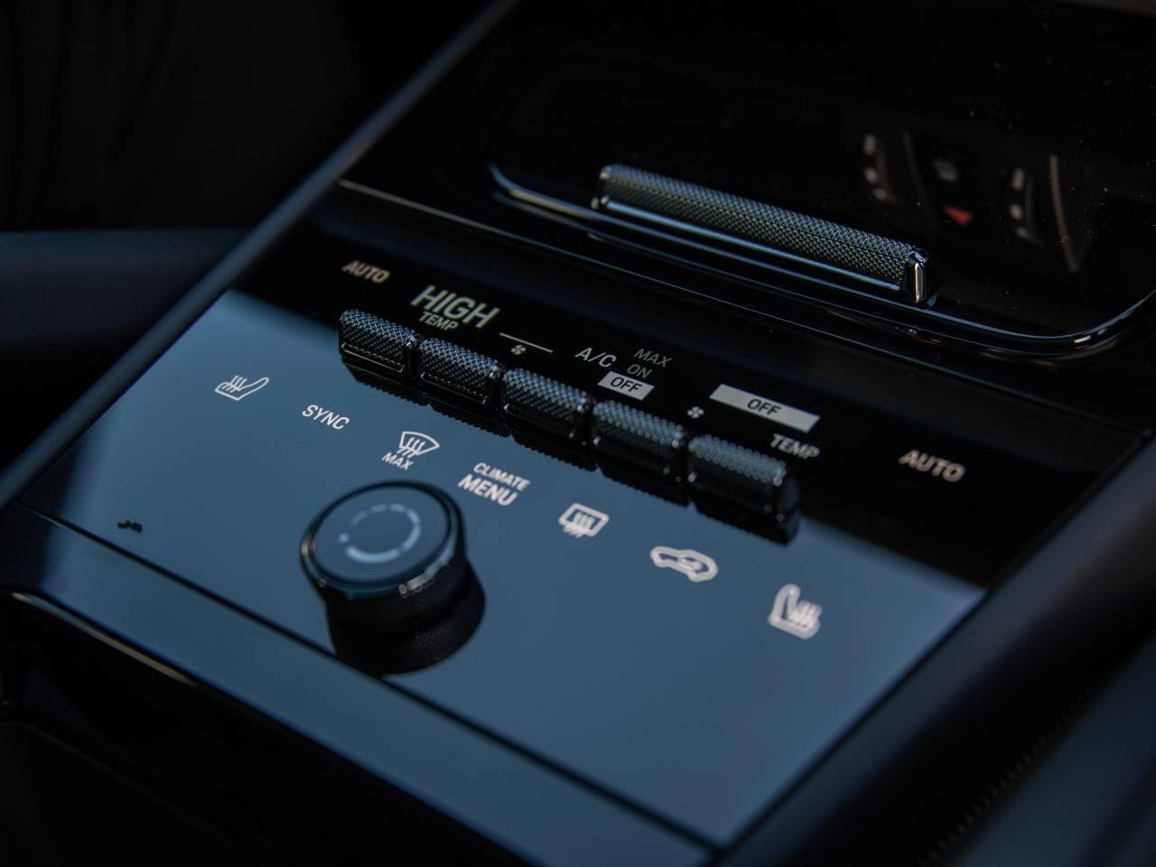 Porsche Cayenne view 46