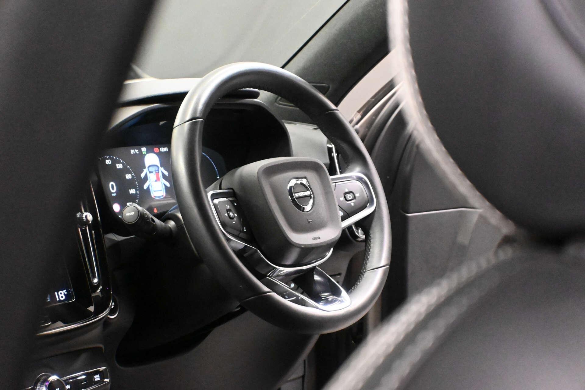 Volvo XC40 view 4