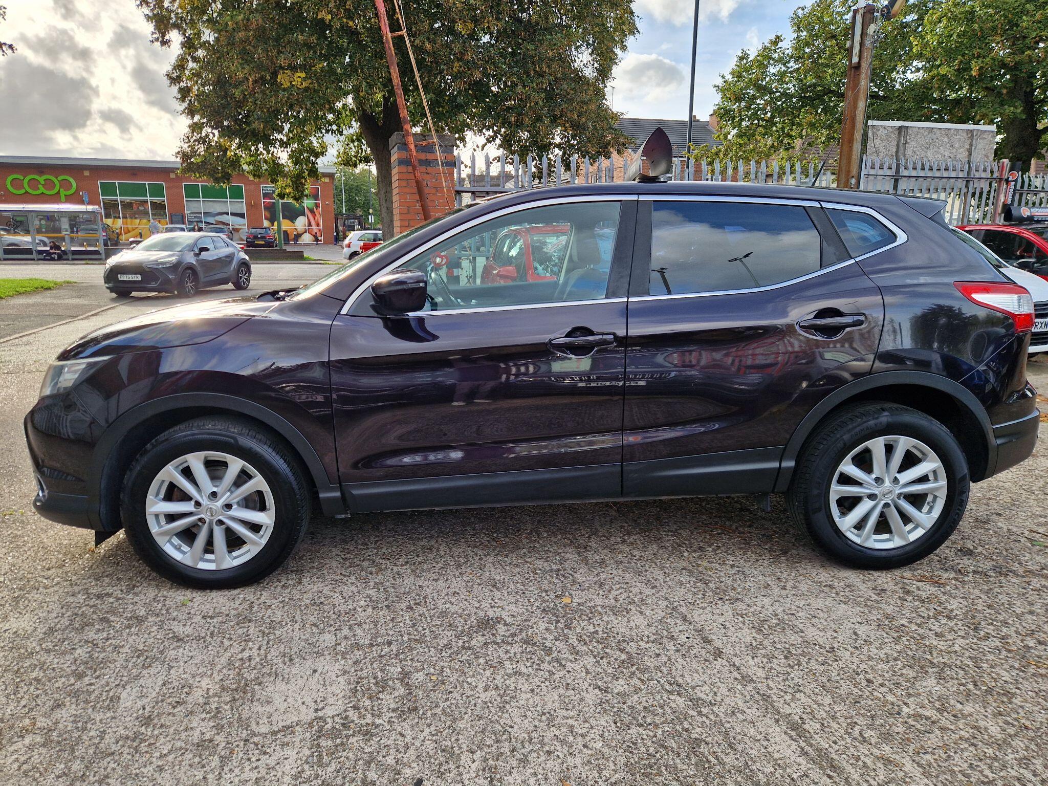 Nissan Qashqai view 2