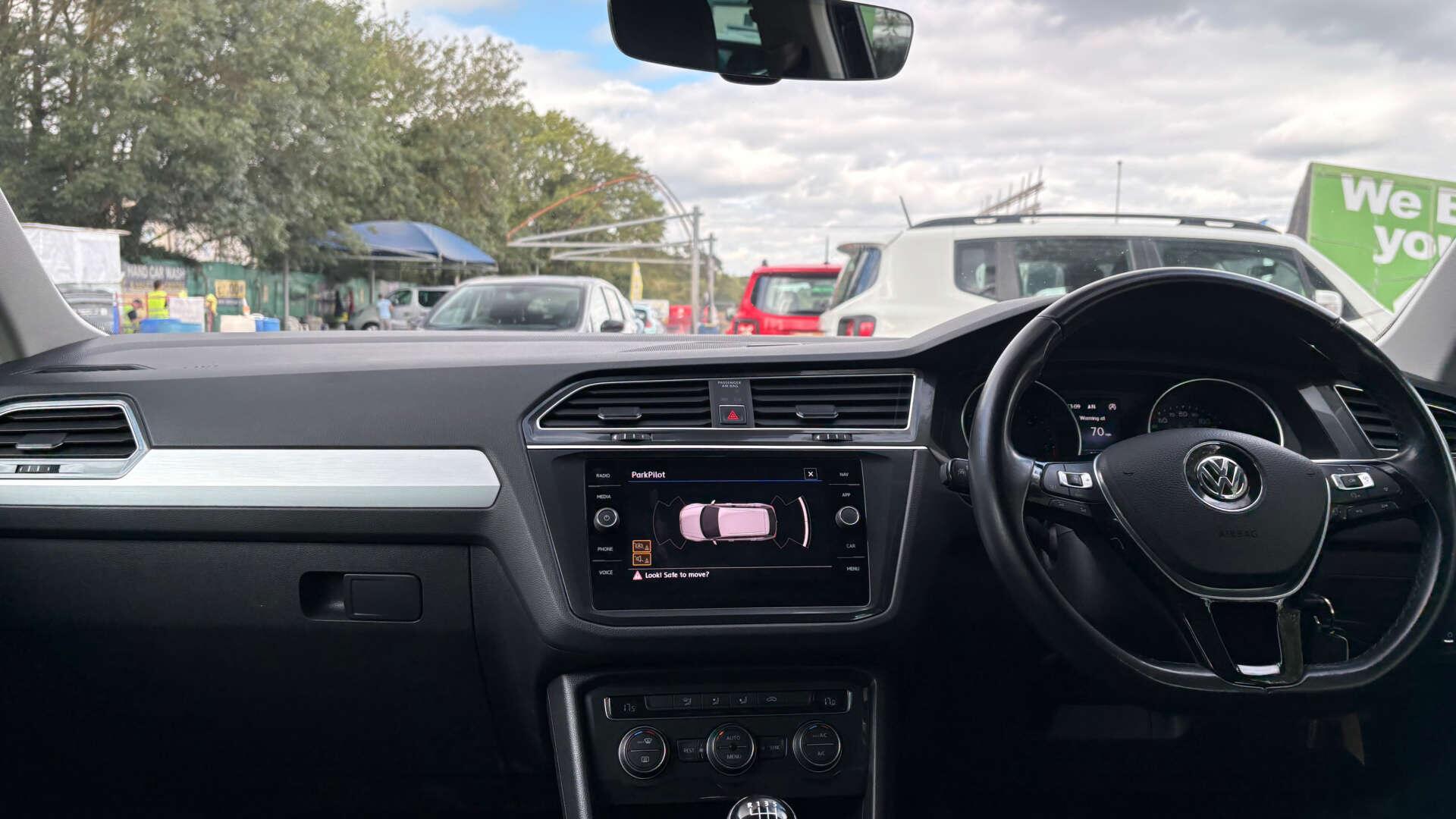 Volkswagen Tiguan view 40
