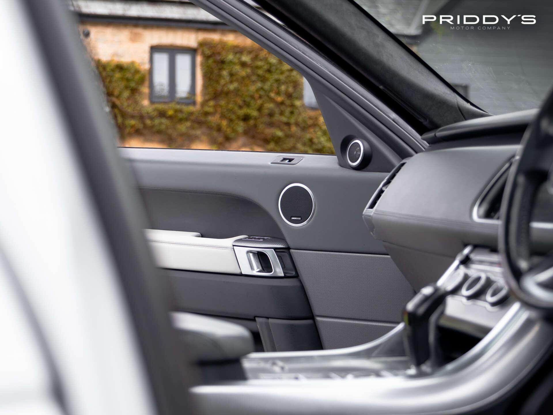 Land Rover Range Rover Sport view 11