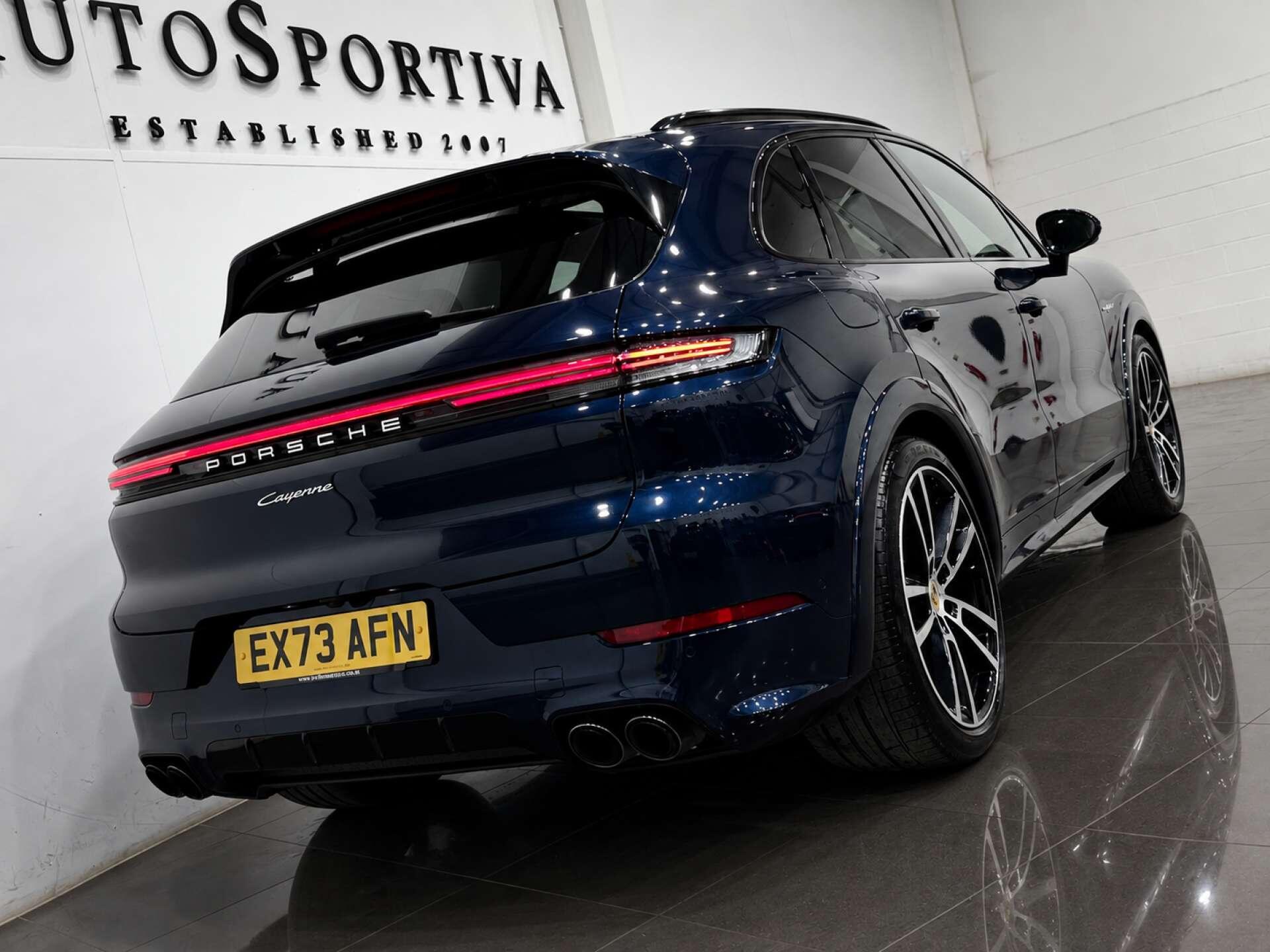 Porsche Cayenne view 26