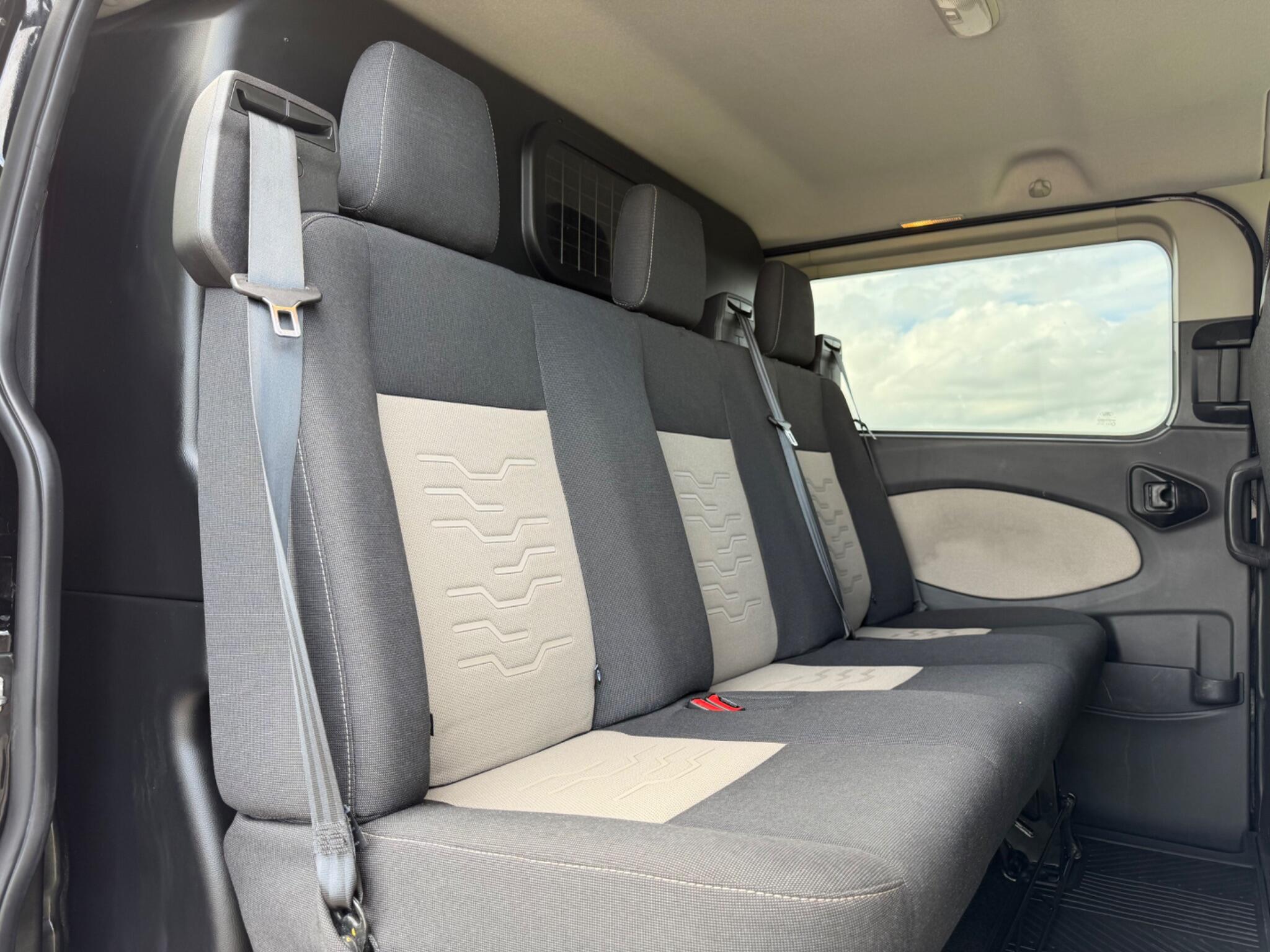 Ford Transit Custom view 29