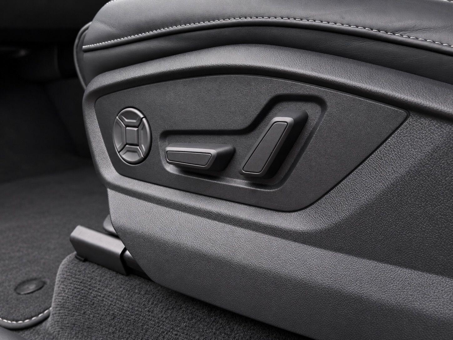 Audi Q7 view 47