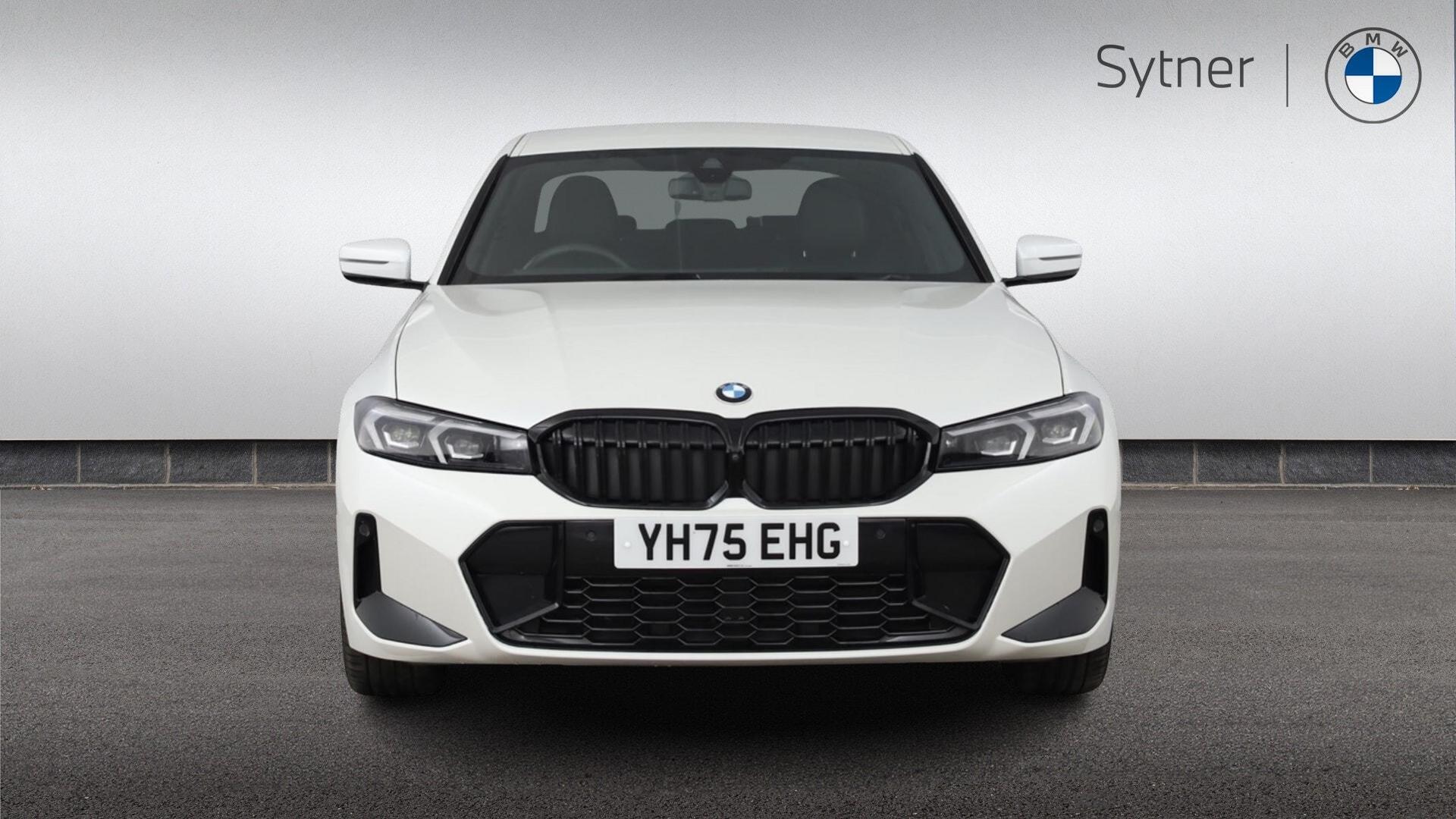 BMW 3 Series view 16