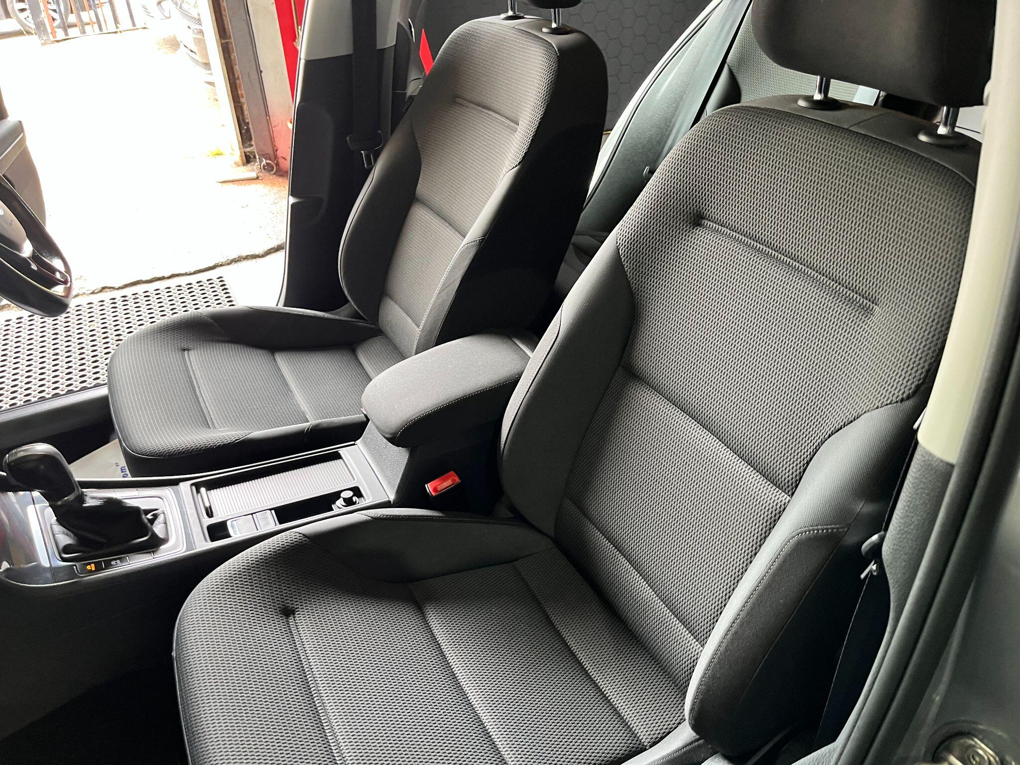 Volkswagen Golf view 30