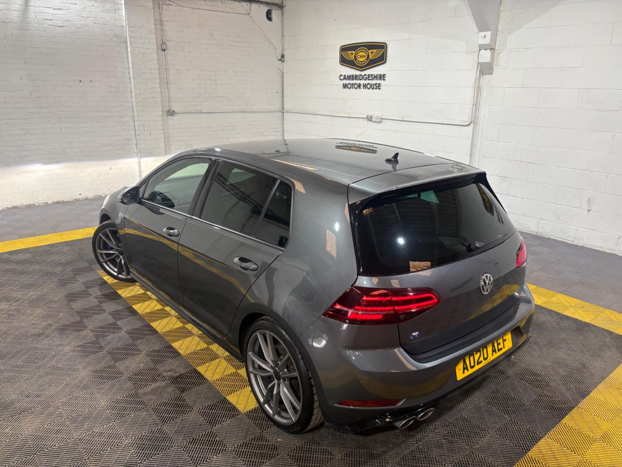 Volkswagen Golf view 4