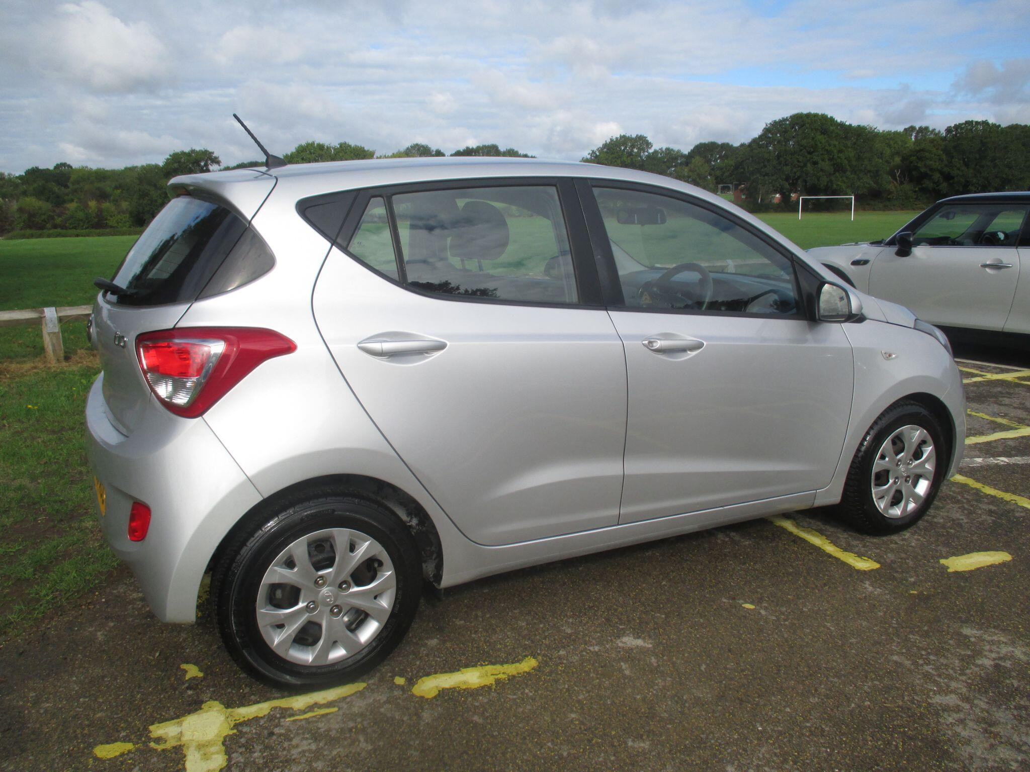 Hyundai I10 view 8