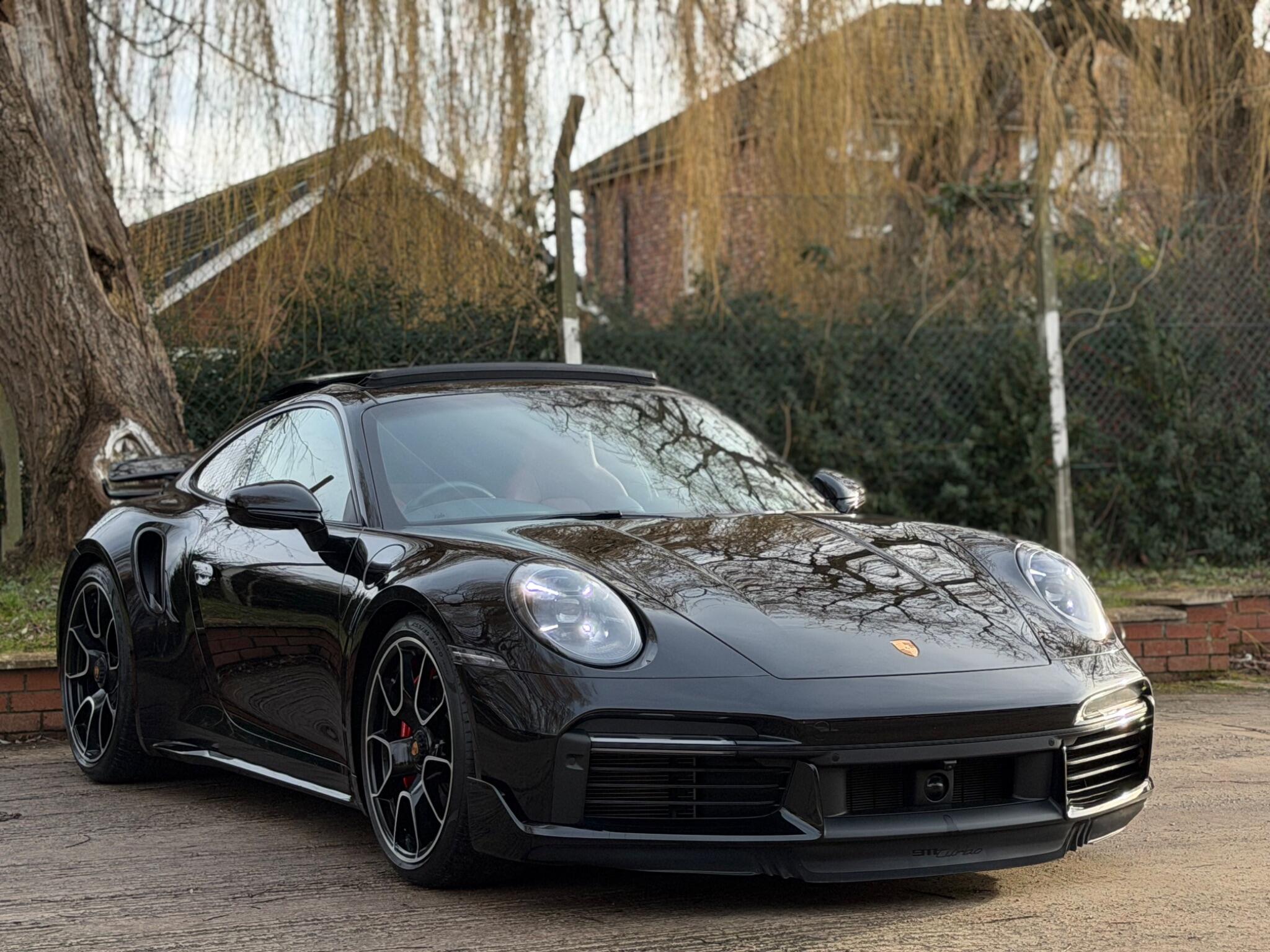 Porsche 911 view 7