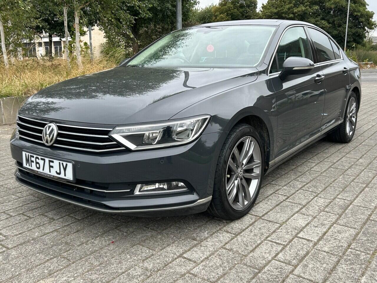 Volkswagen Passat view 5