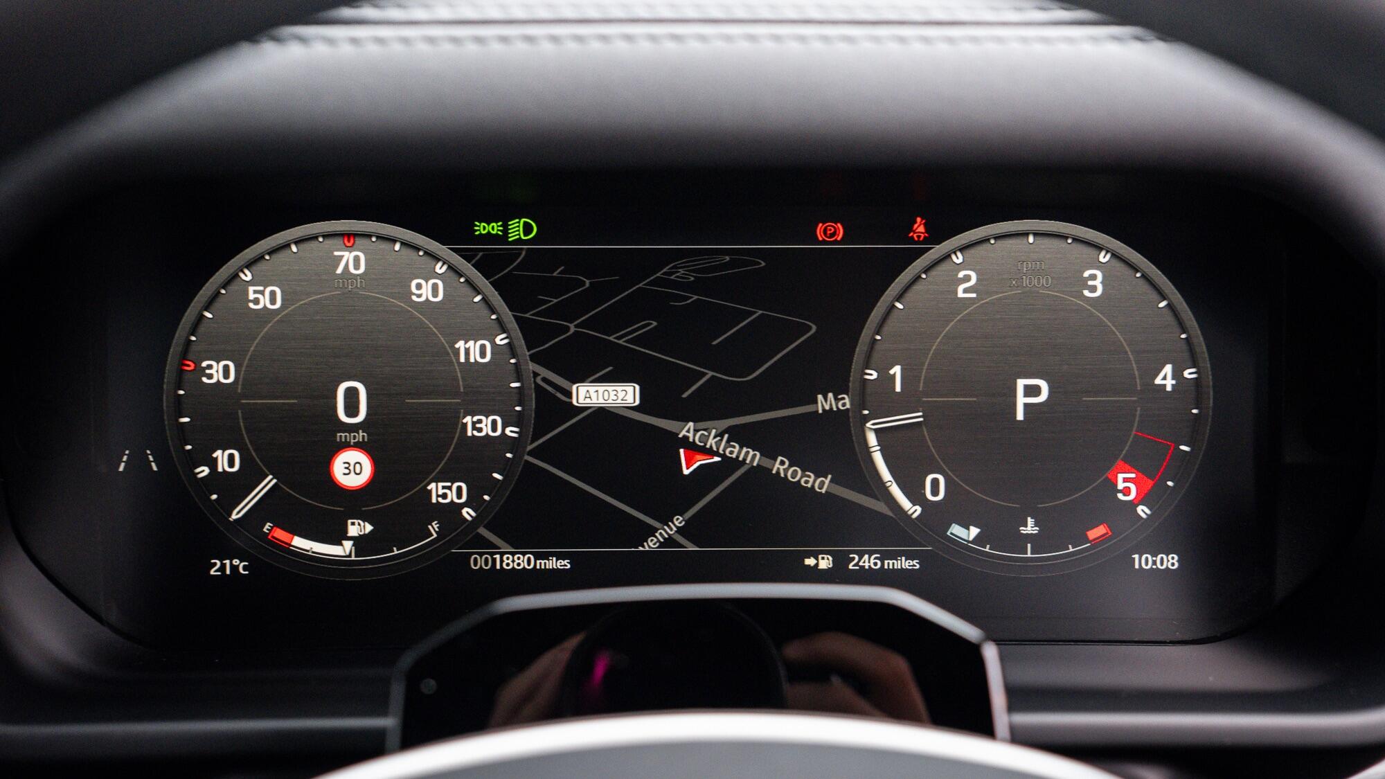 Land Rover Defender 110 view 19
