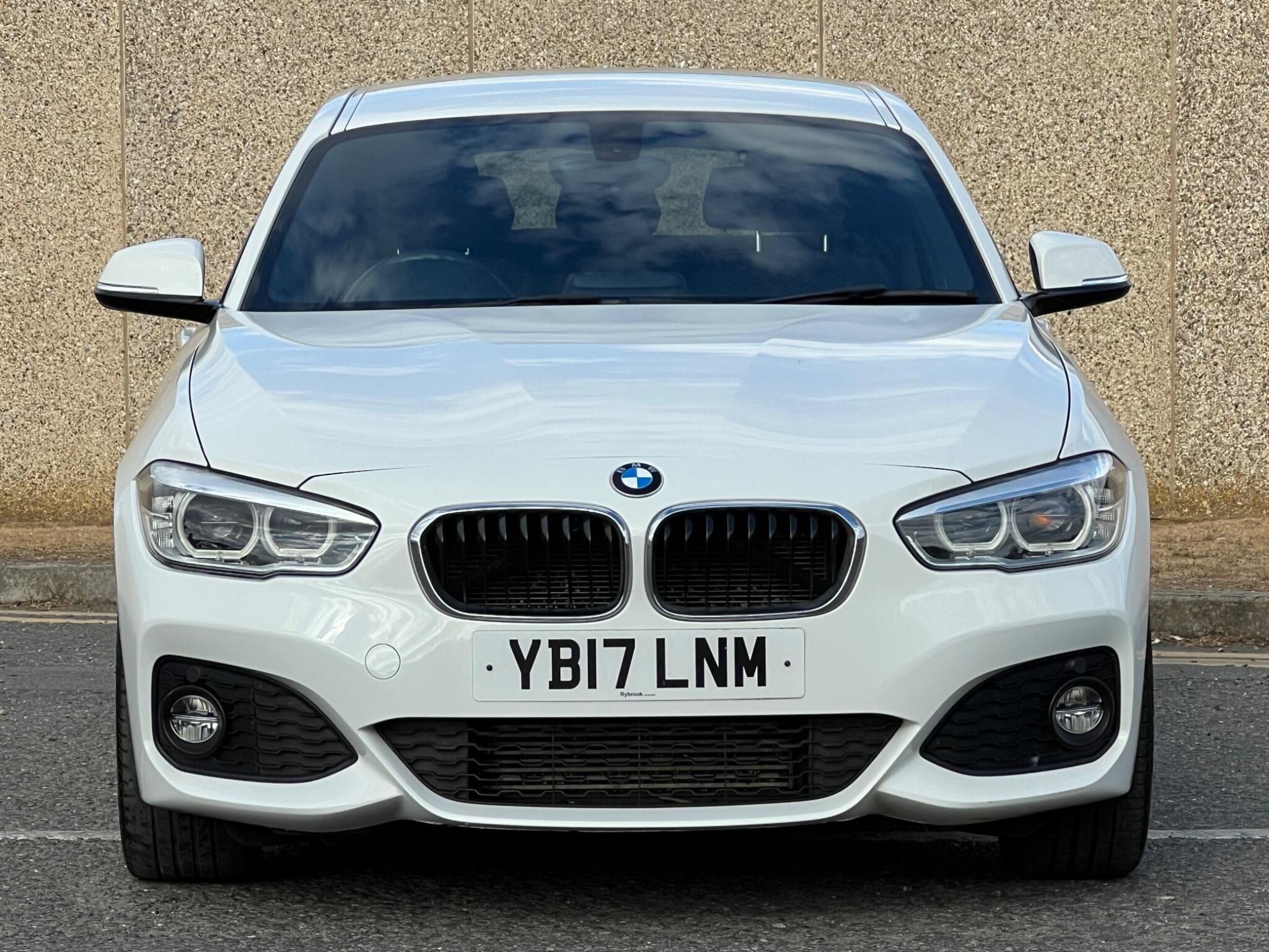 BMW 1 Series view 4