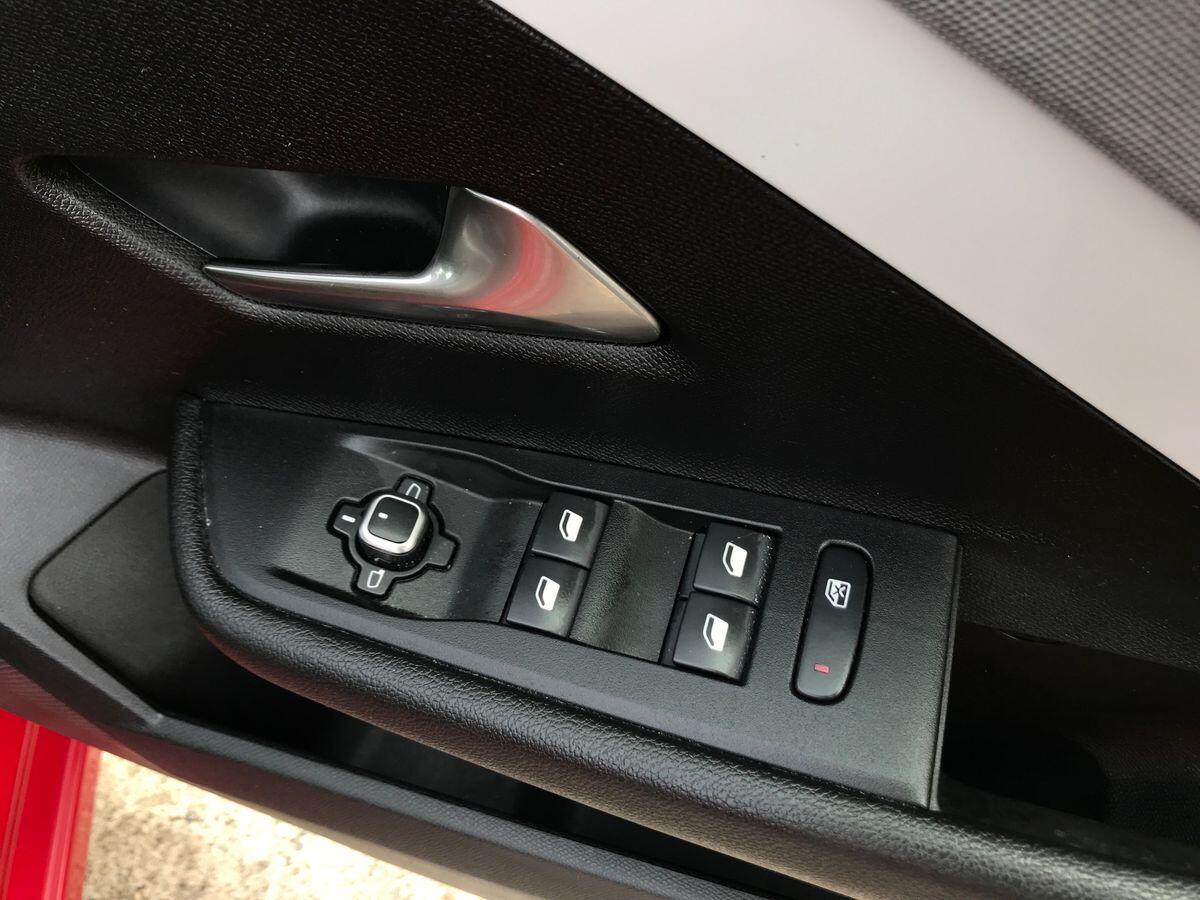 Vauxhall Astra view 17