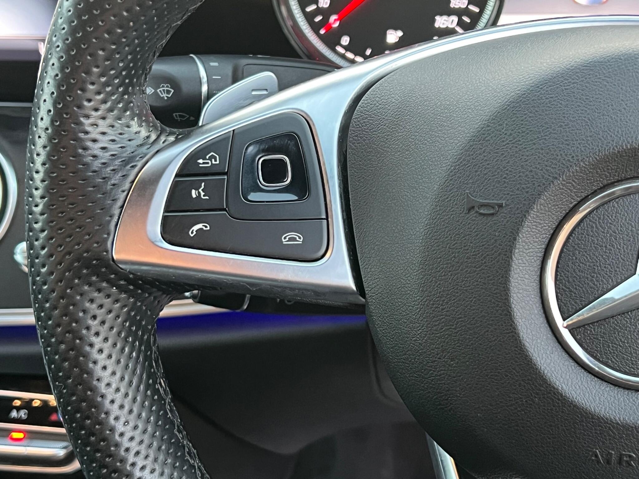 Mercedes-Benz E Class view 24