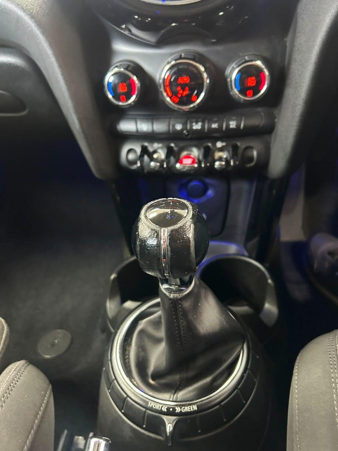 Mini Hatch view 19