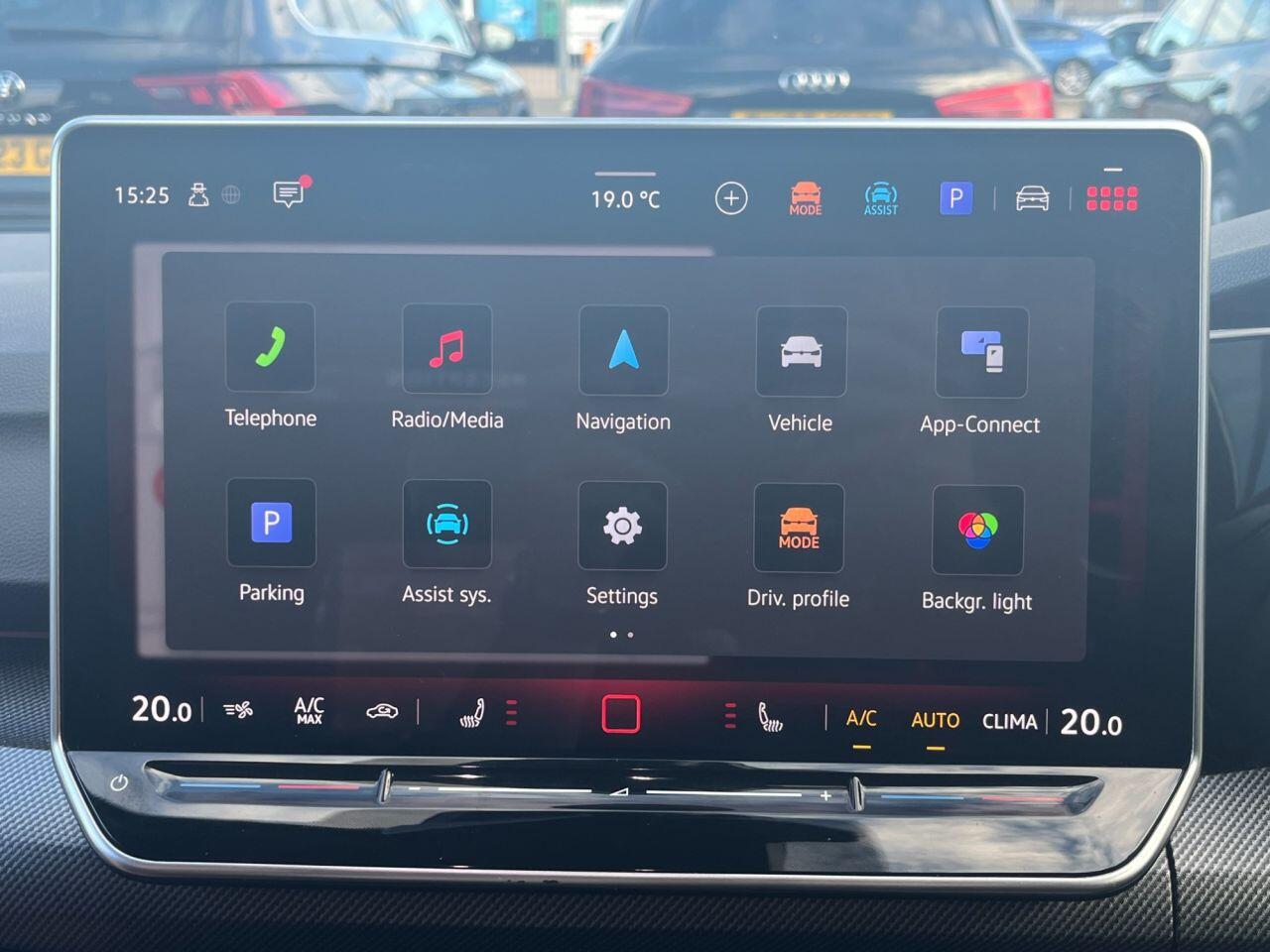 Volkswagen Golf view 23