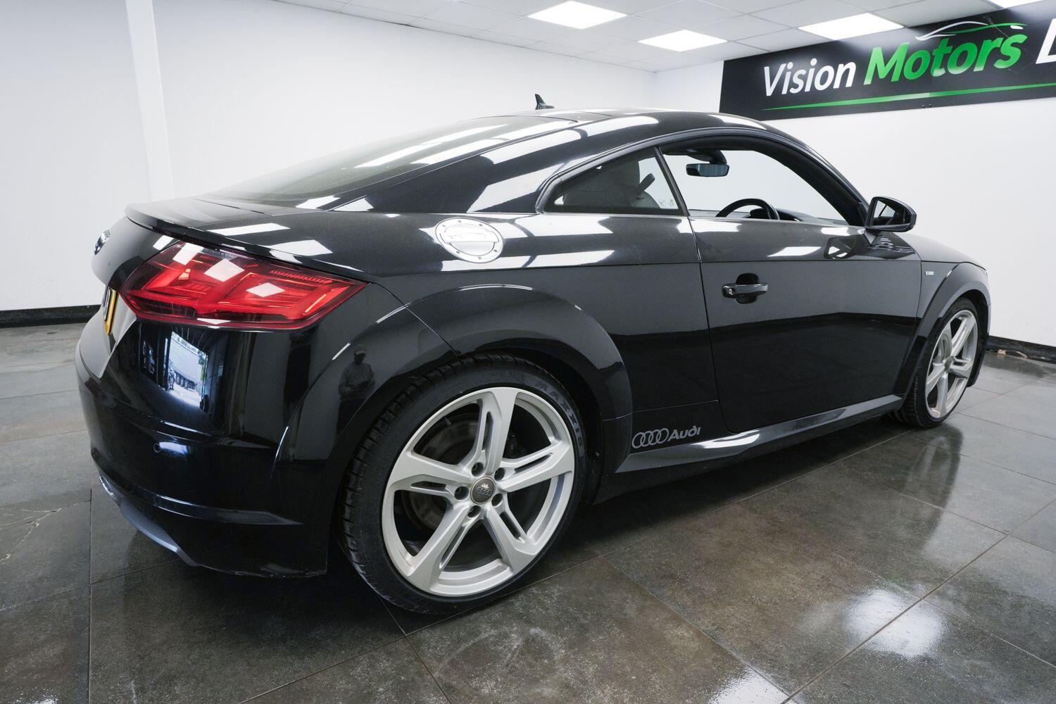 Audi TT view 3