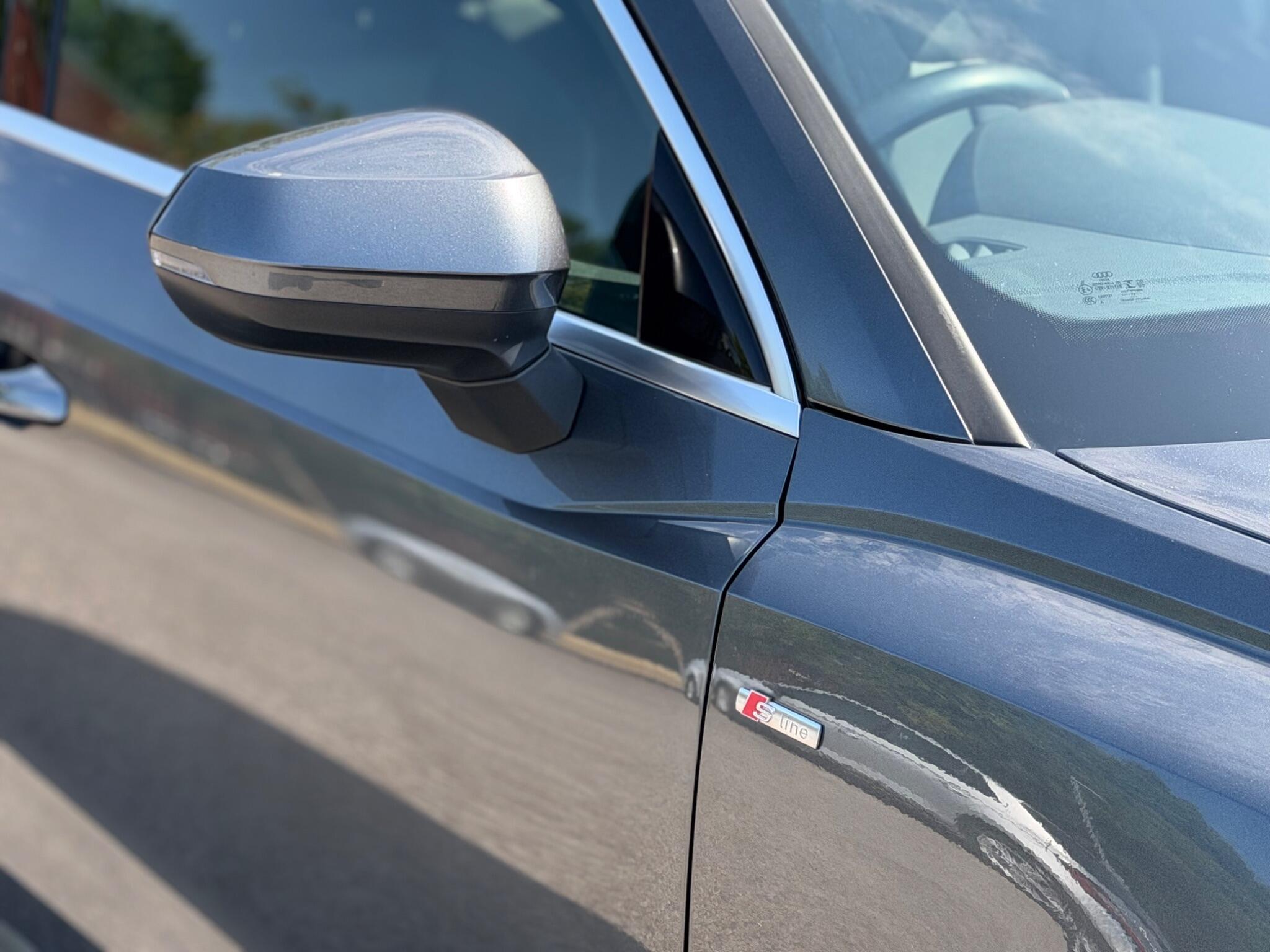 Audi Audi Q3 view 31