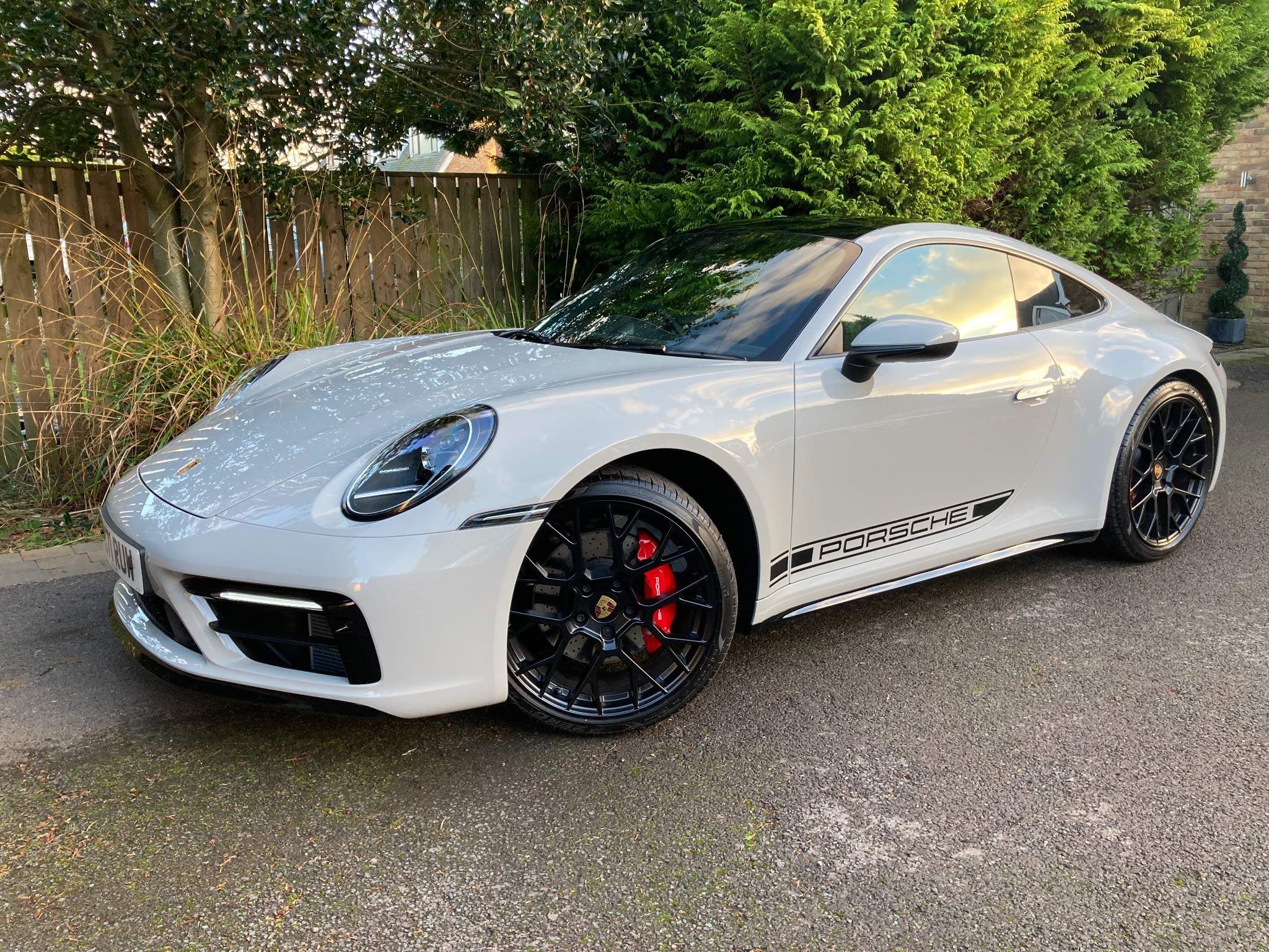 Porsche 911 view 6