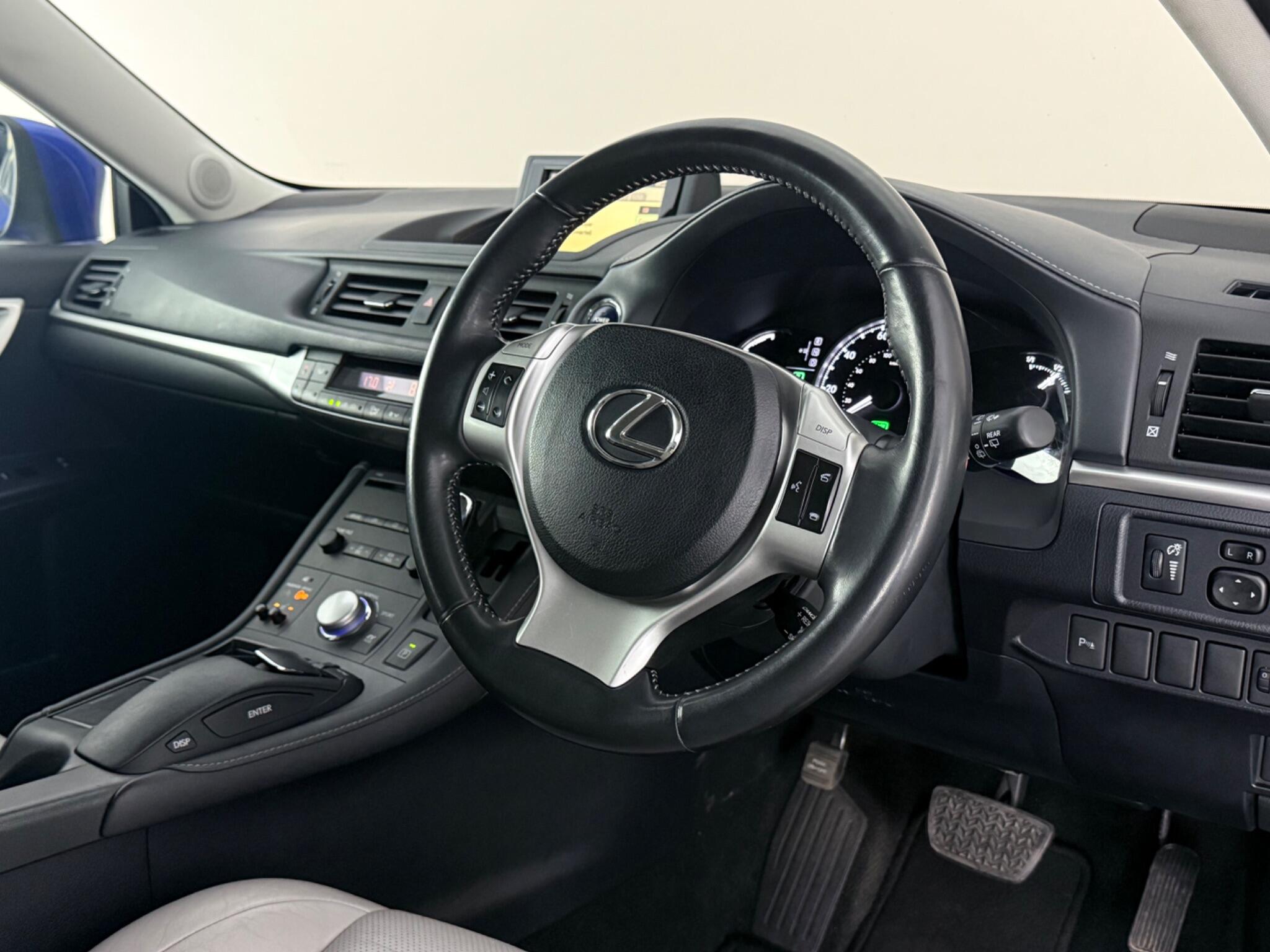 Lexus CT view 3