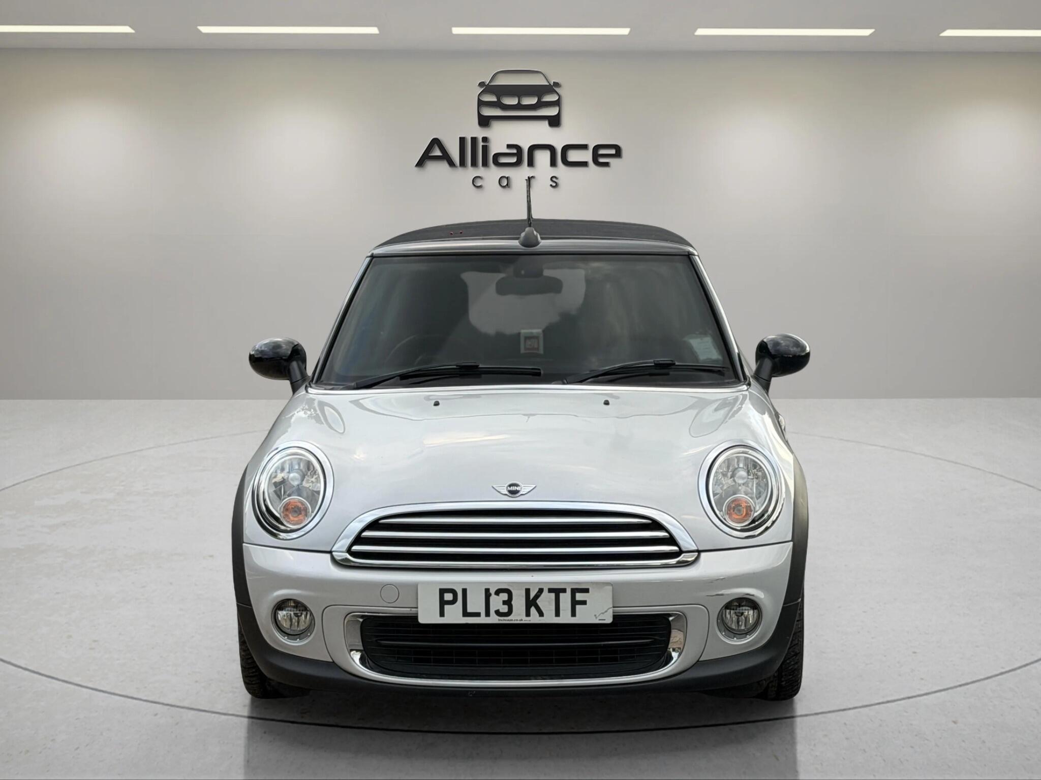 Mini Convertible view 21