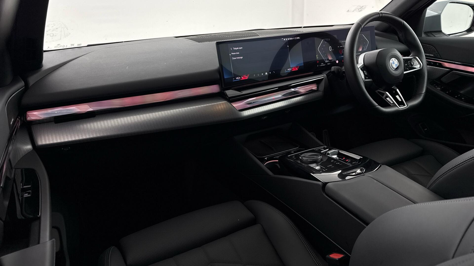 BMW 5 Series view 7