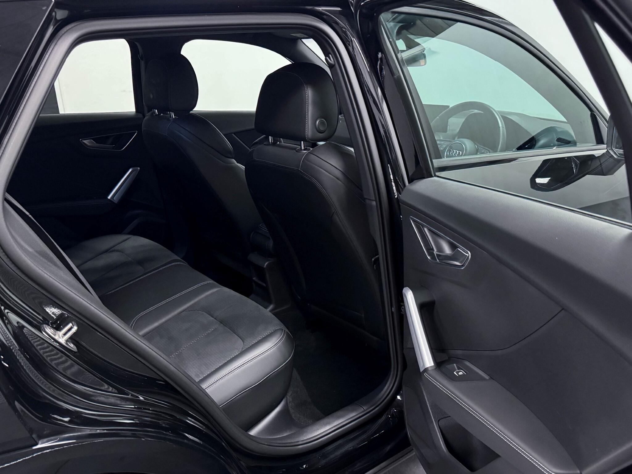 Audi SQ2 view 9