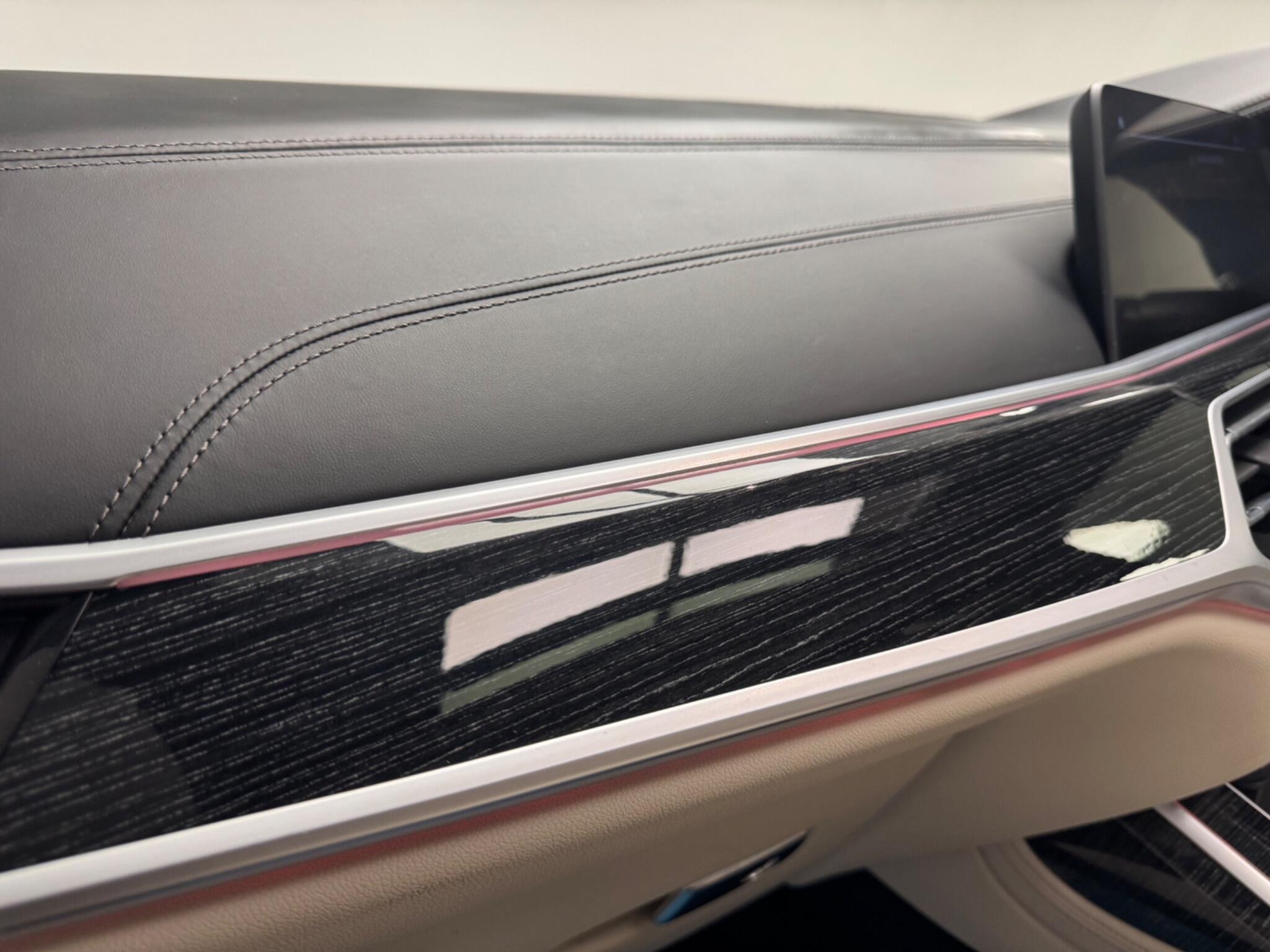 BMW X7 view 43