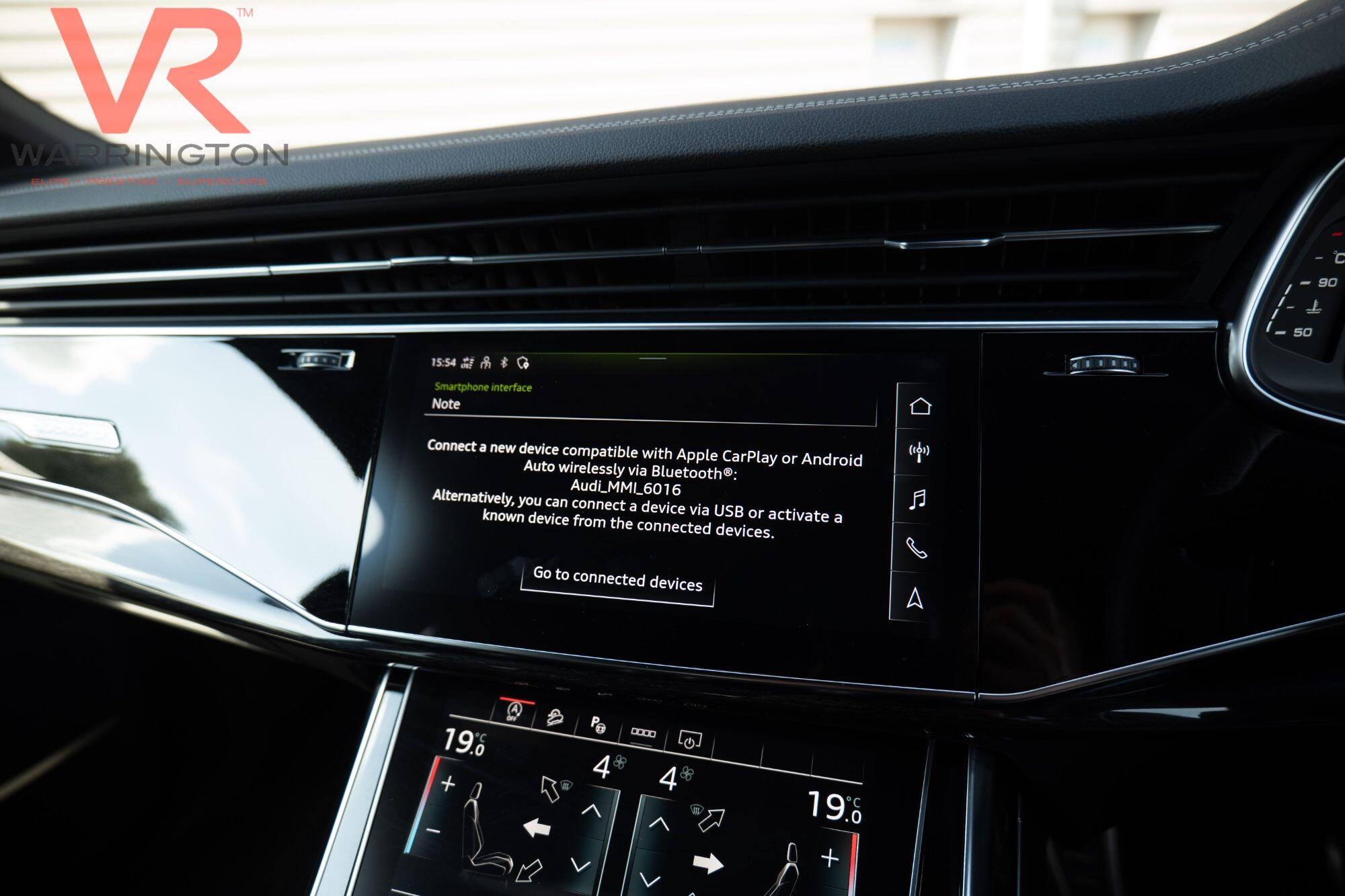 Audi Q7 view 32