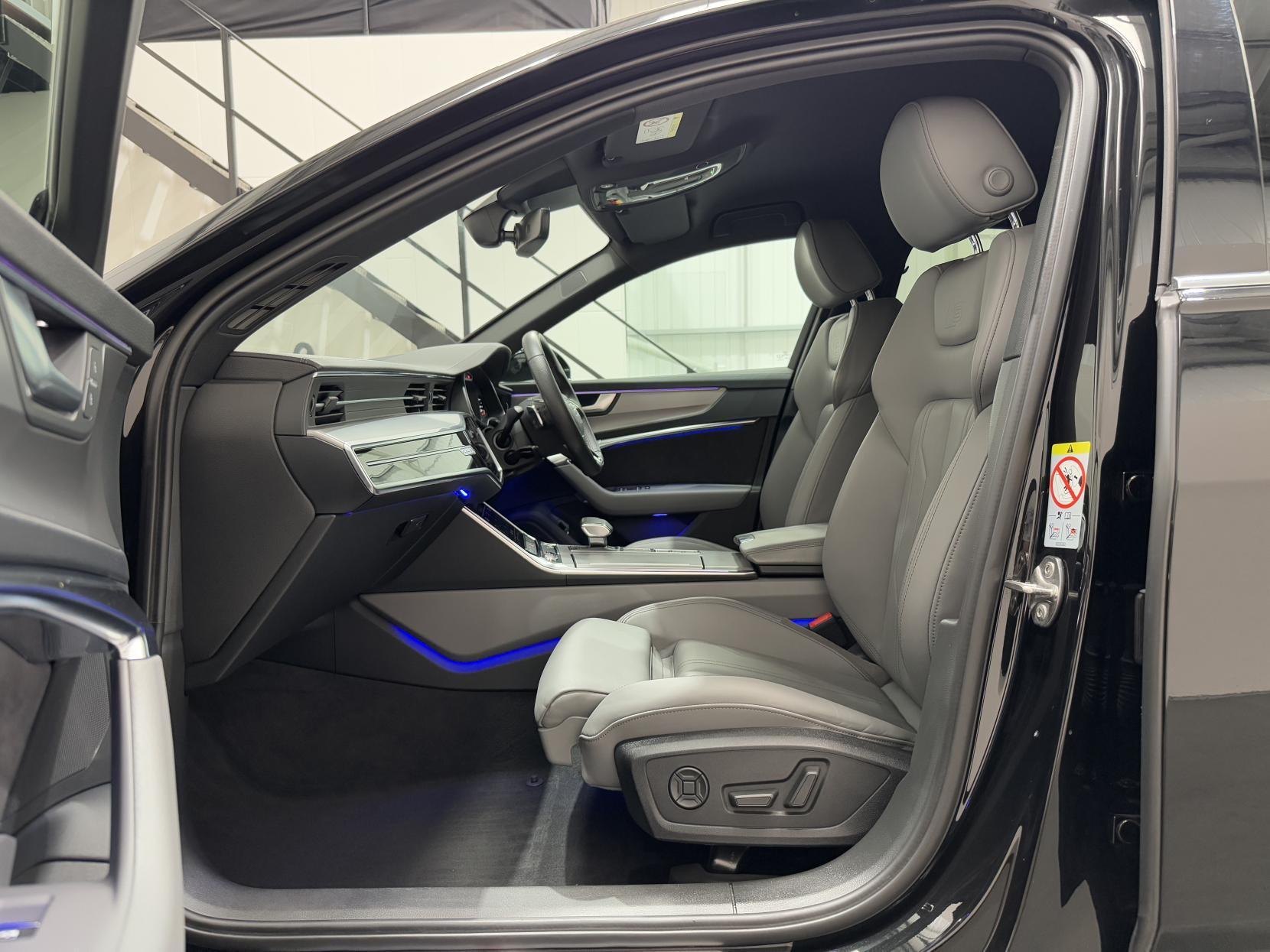 Audi A6 Saloon view 46
