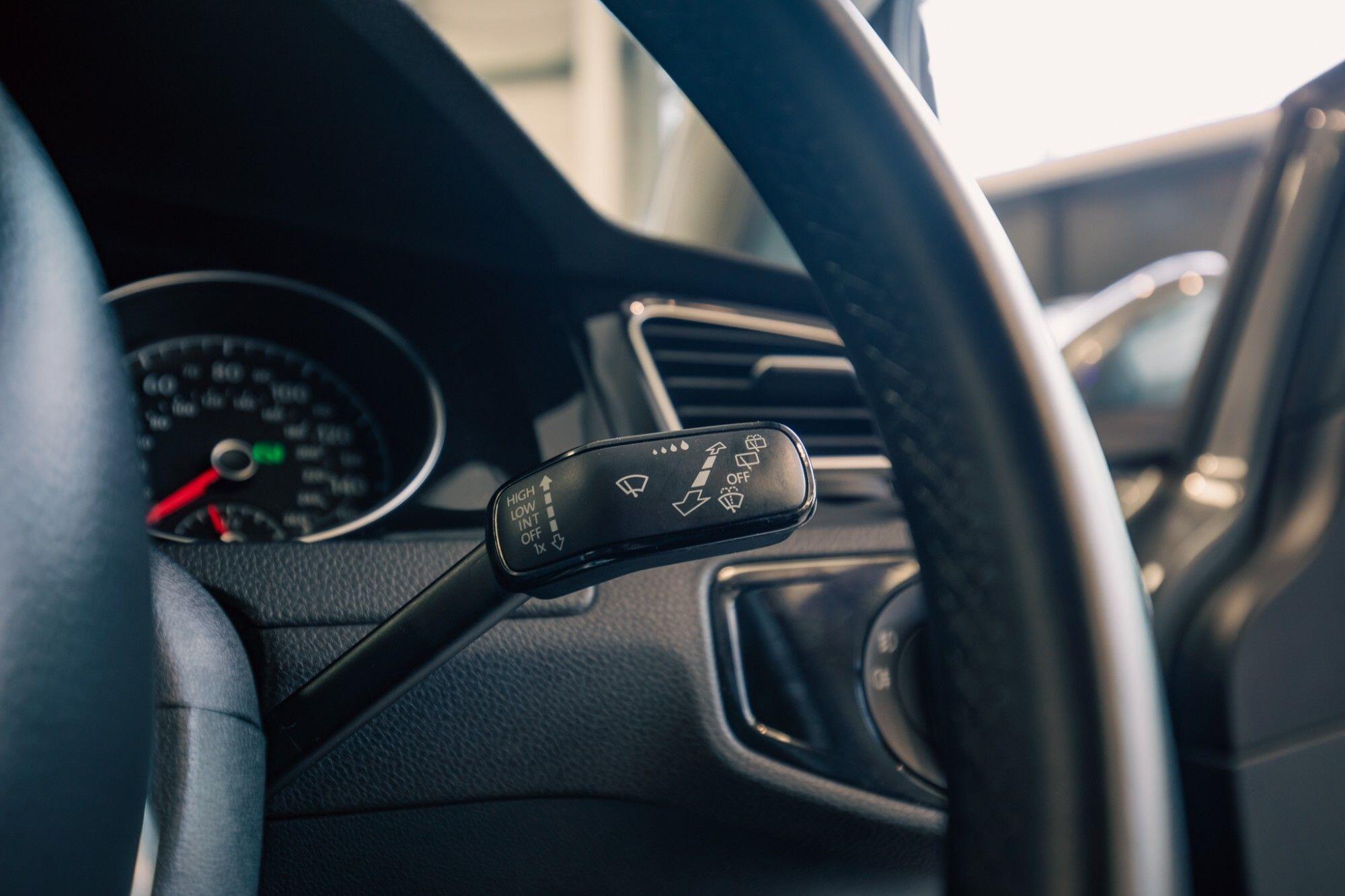 Volkswagen Golf view 13