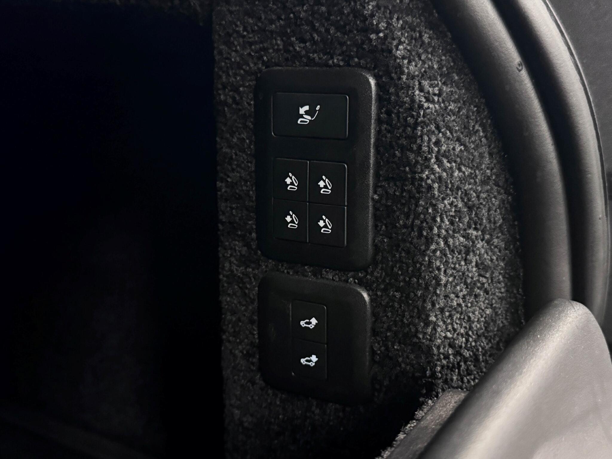 Land Rover Range Rover view 9