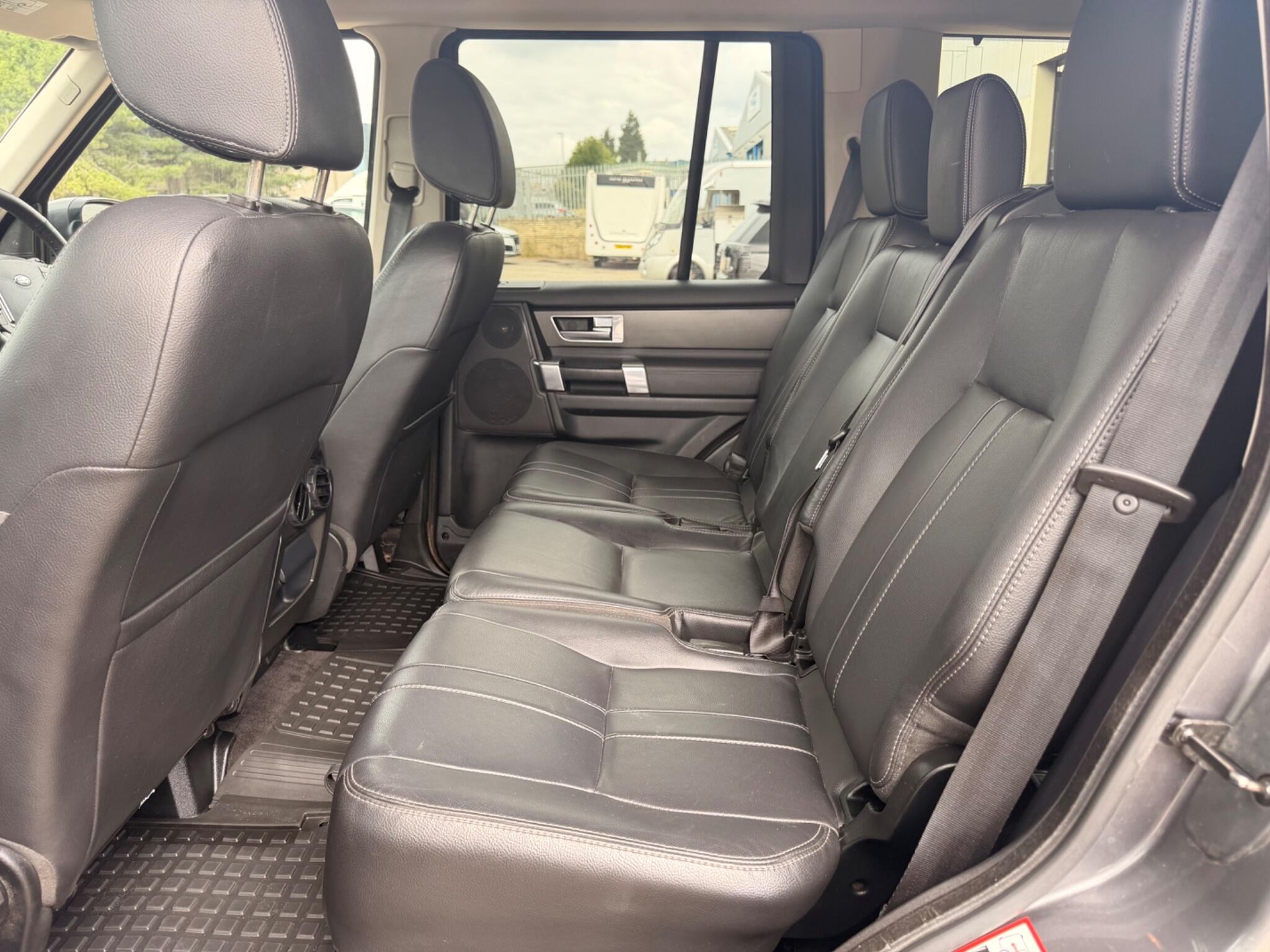 Land Rover Discovery view 33
