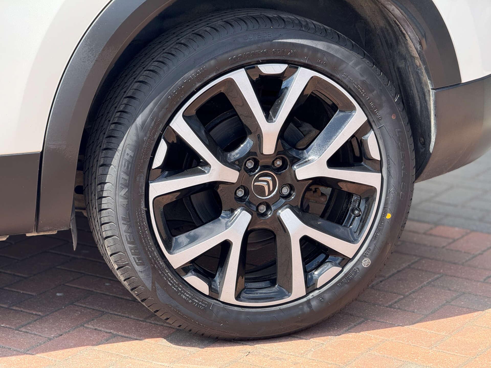 Citroen C5 Aircross view 8