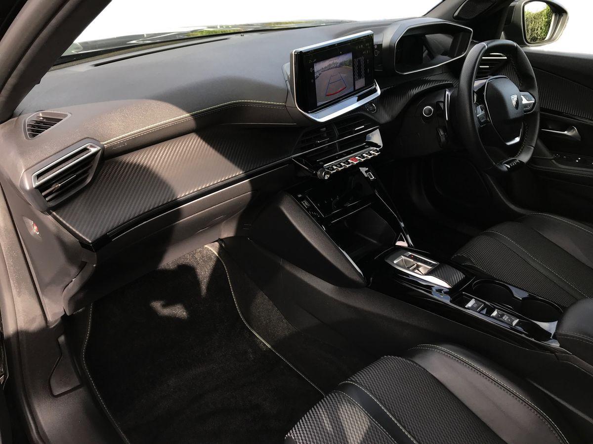 Peugeot 2008 view 5