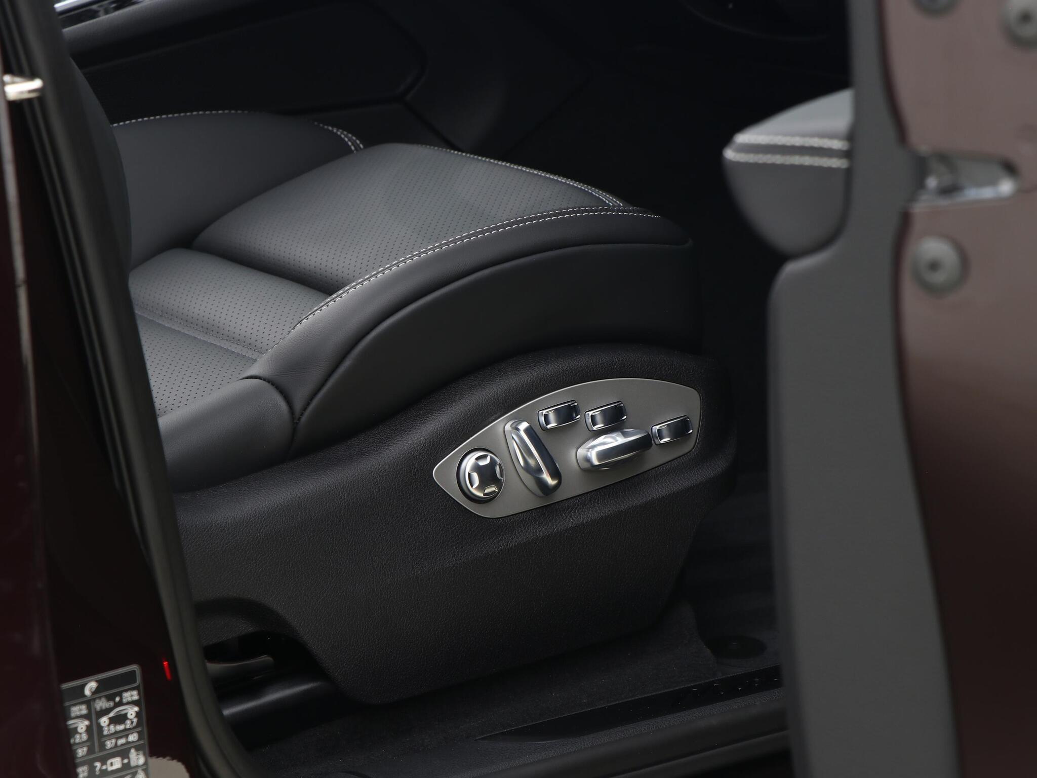 Porsche Macan view 37
