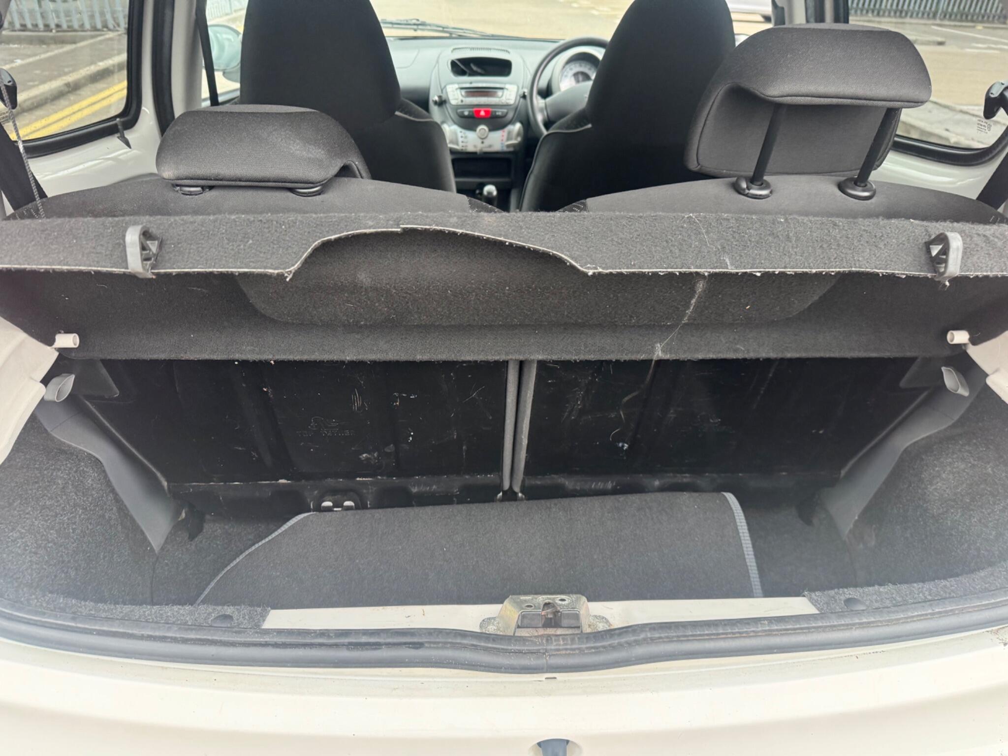 Peugeot 107 view 45
