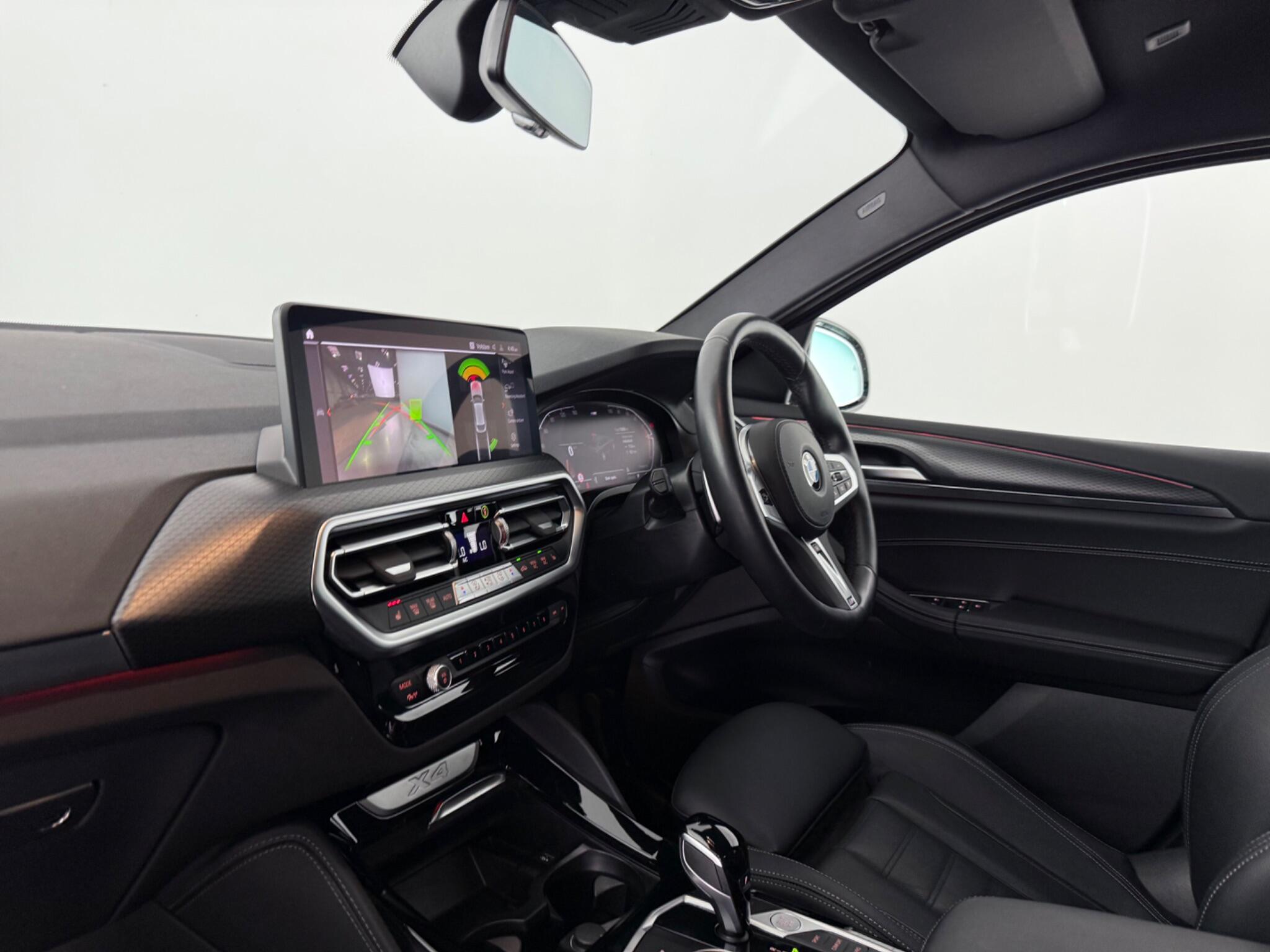 BMW X4 view 4