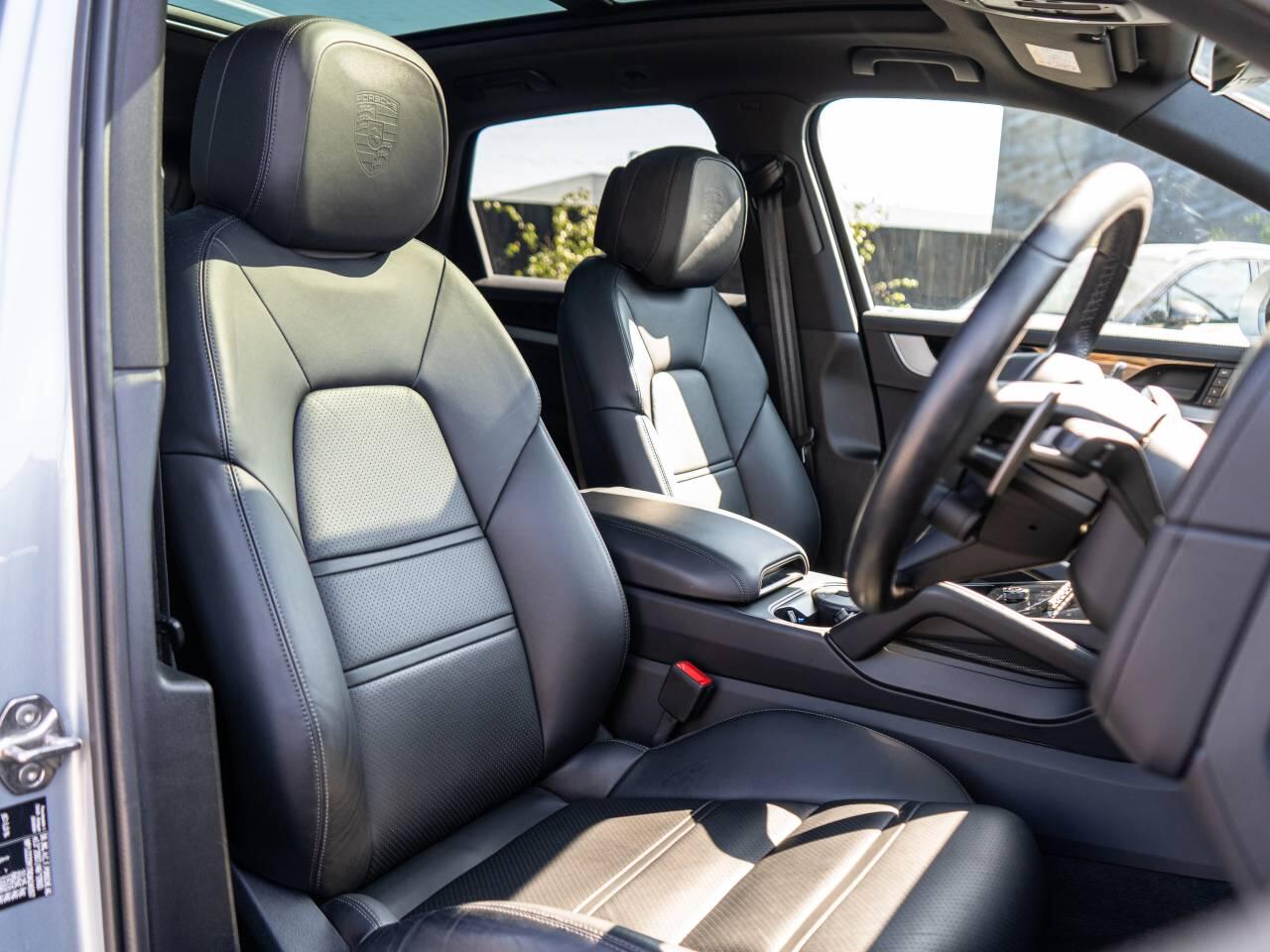 Porsche Cayenne view 5