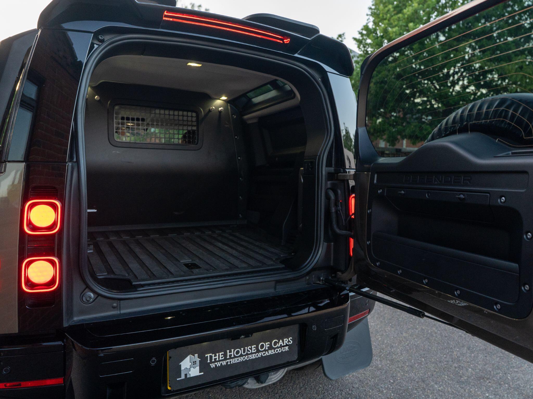 Land Rover Defender 90 view 60