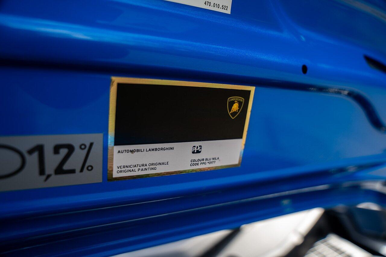 Lamborghini Aventador view 52