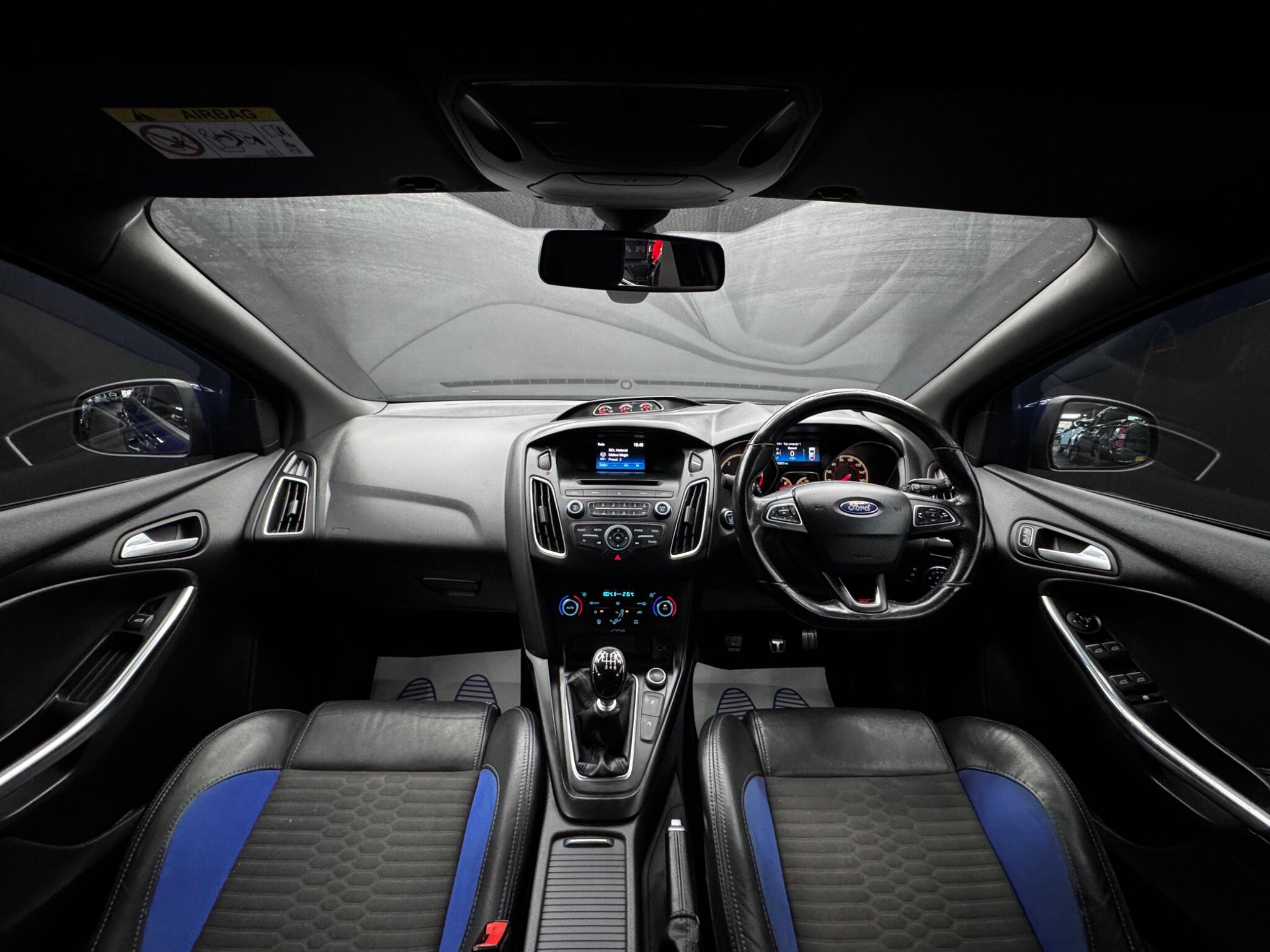 Ford Focus view 17