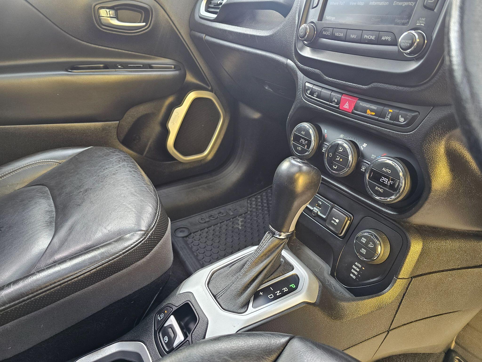 Jeep Renegade view 32