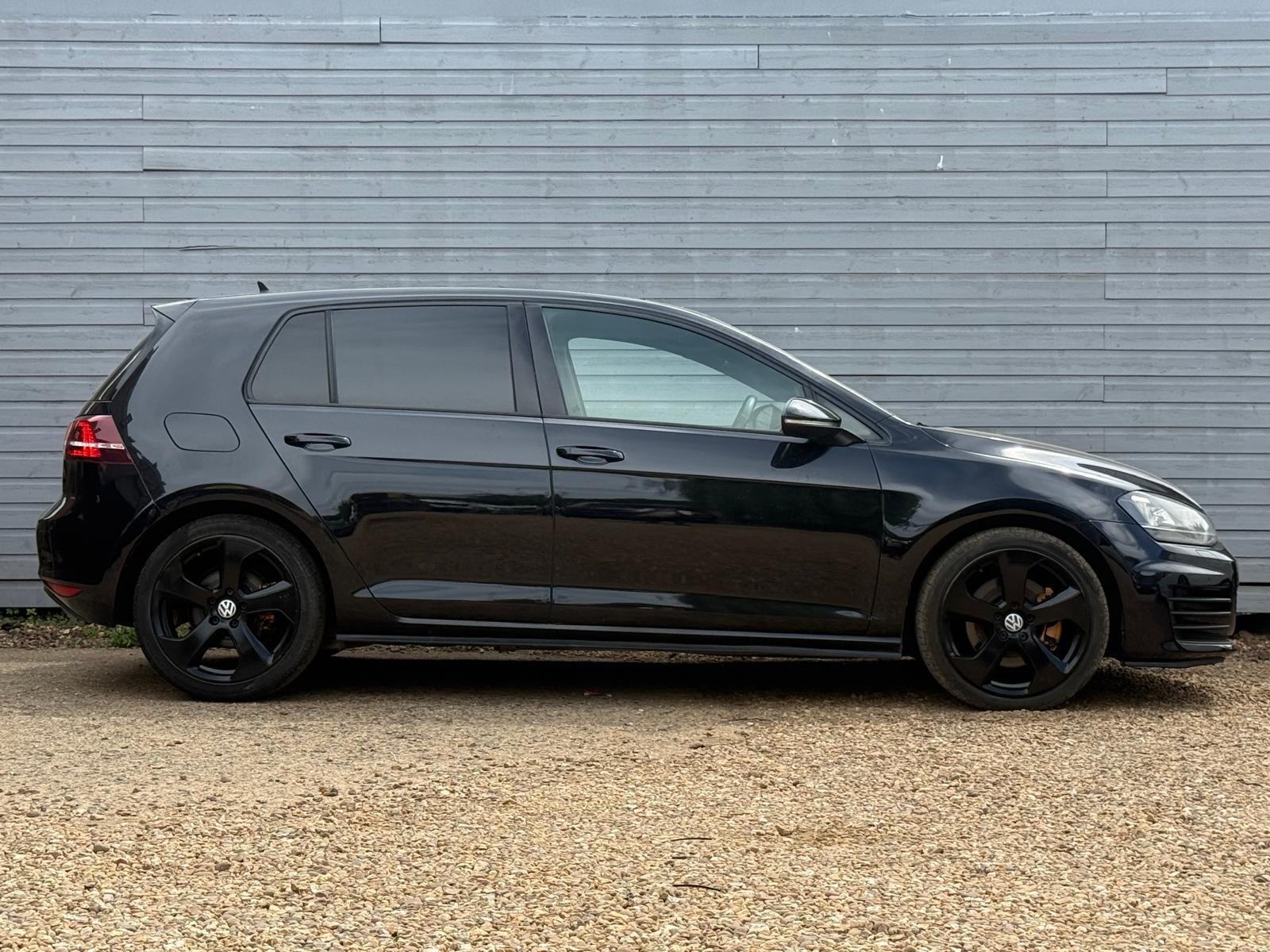 Volkswagen Golf view 3