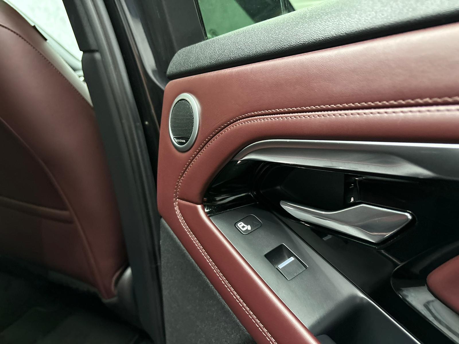 Land Rover Range Rover Evoque view 32