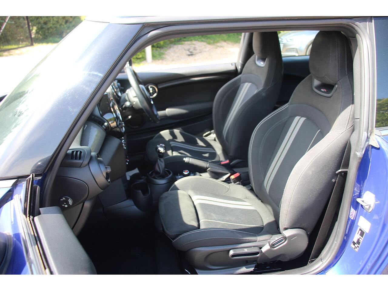 Mini Cooper view 16