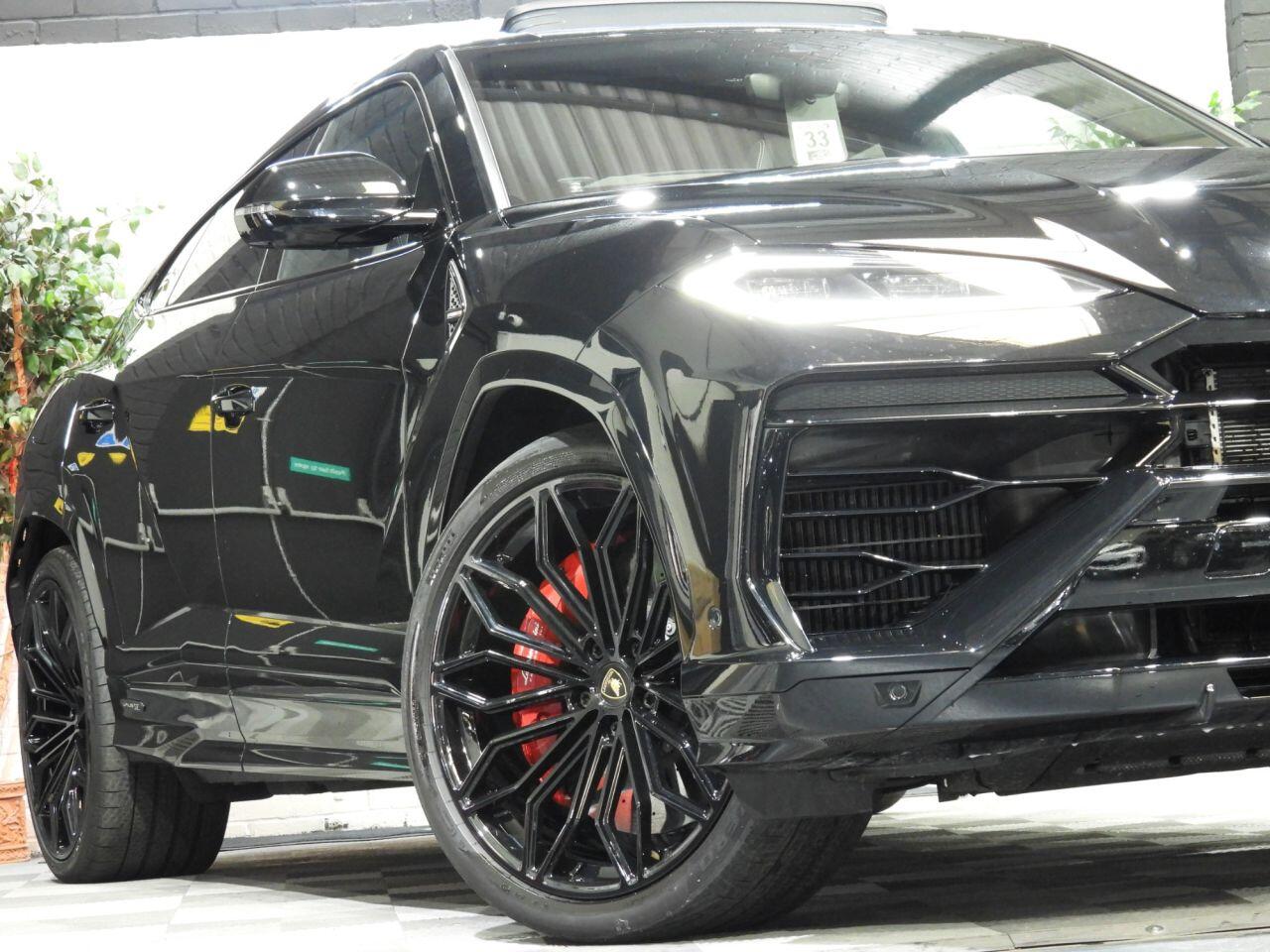 Lamborghini Urus view 59