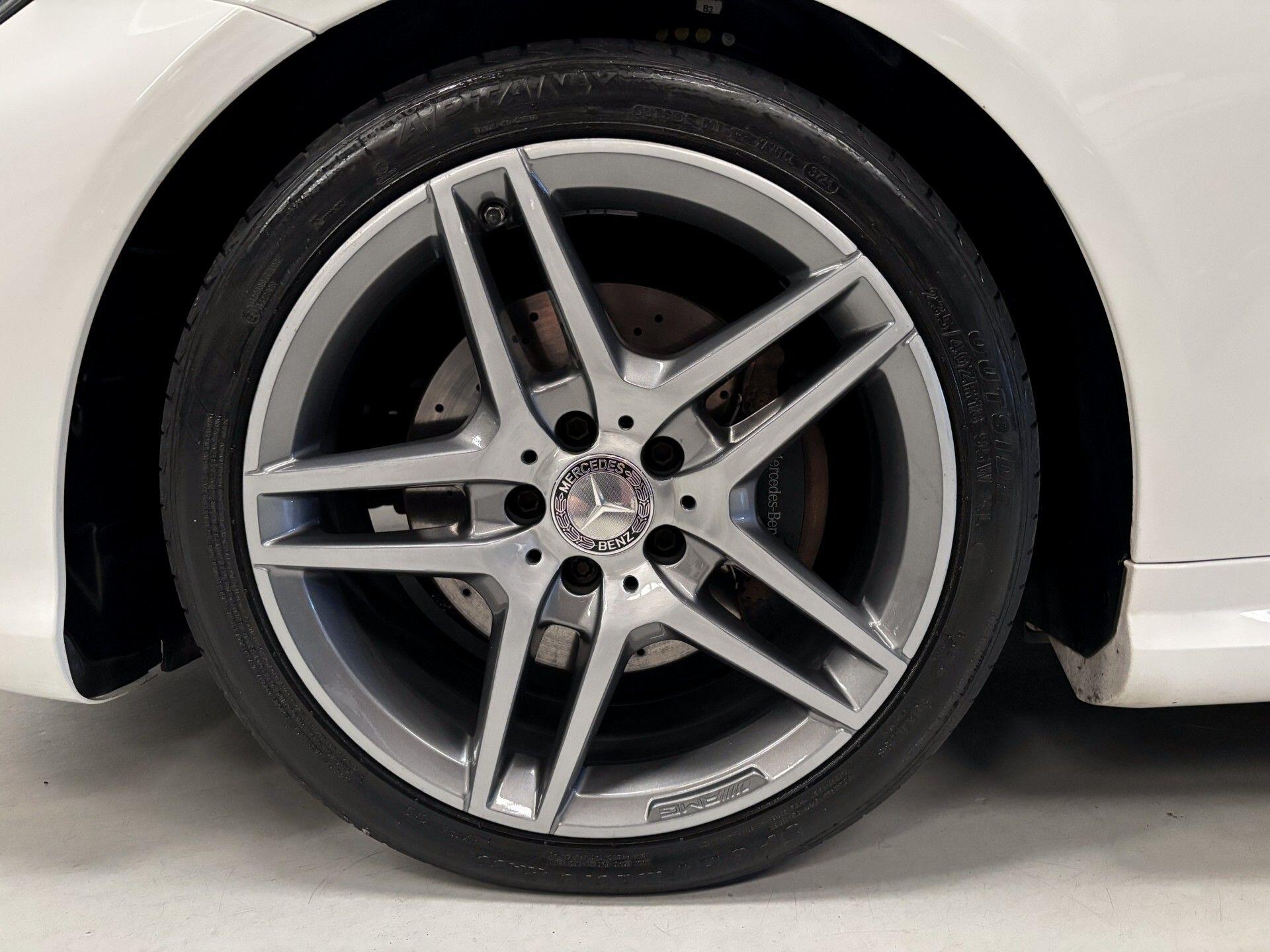 Mercedes-Benz E Class view 36