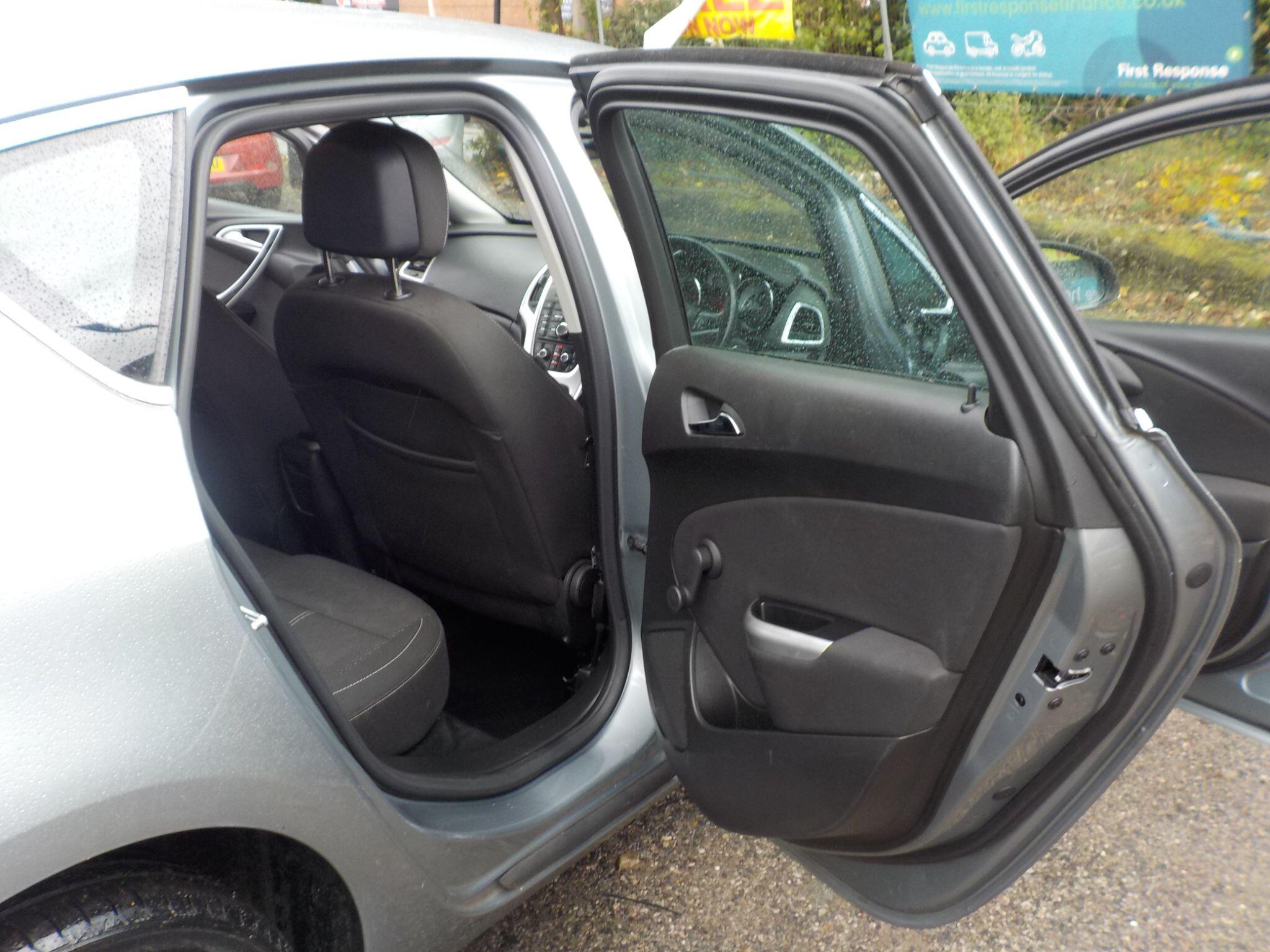 Vauxhall Astra 1.4 16v SRi Euro 5 5dr