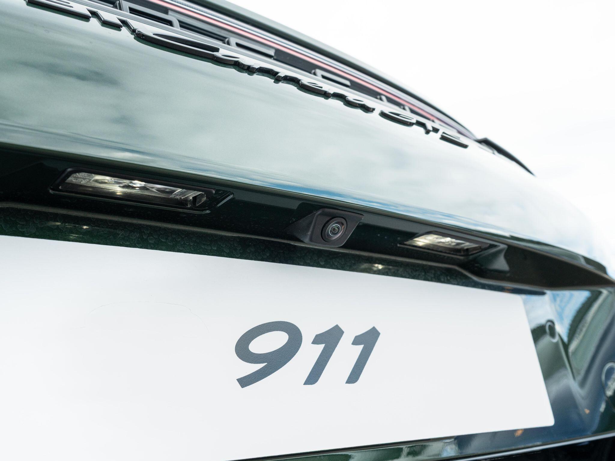 Porsche 911 view 21